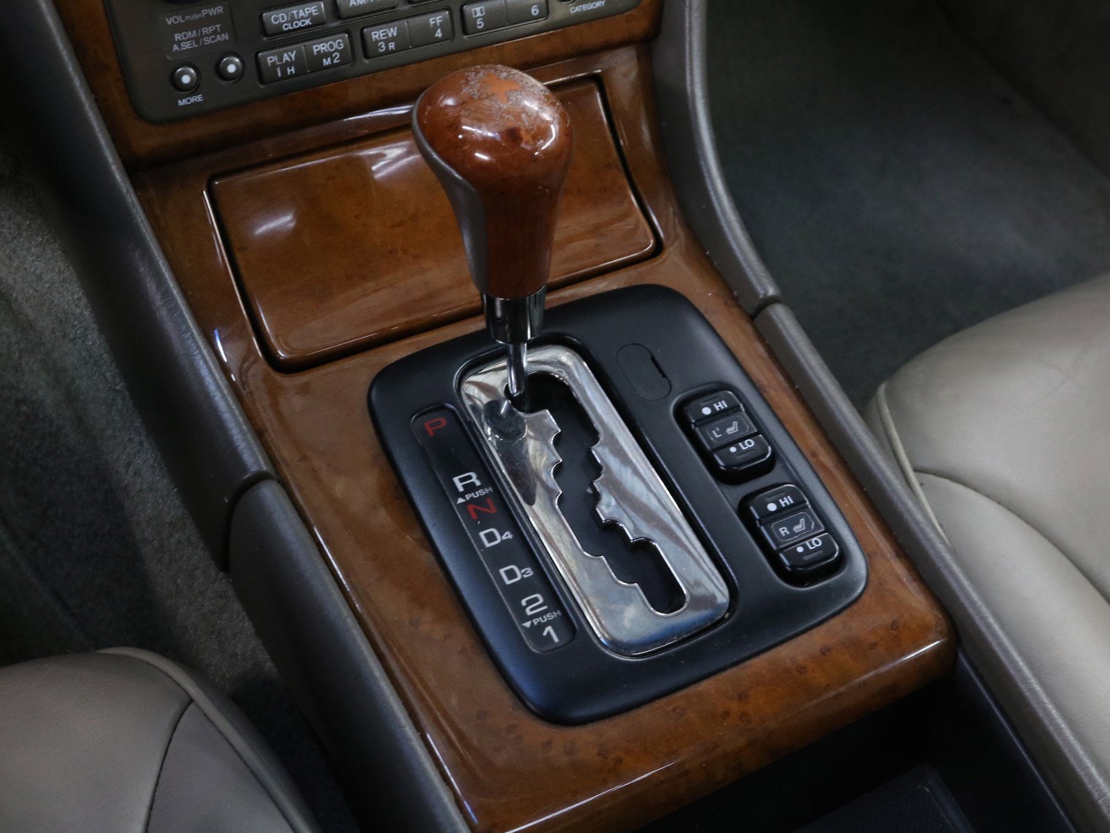 2004 Acura RL 14