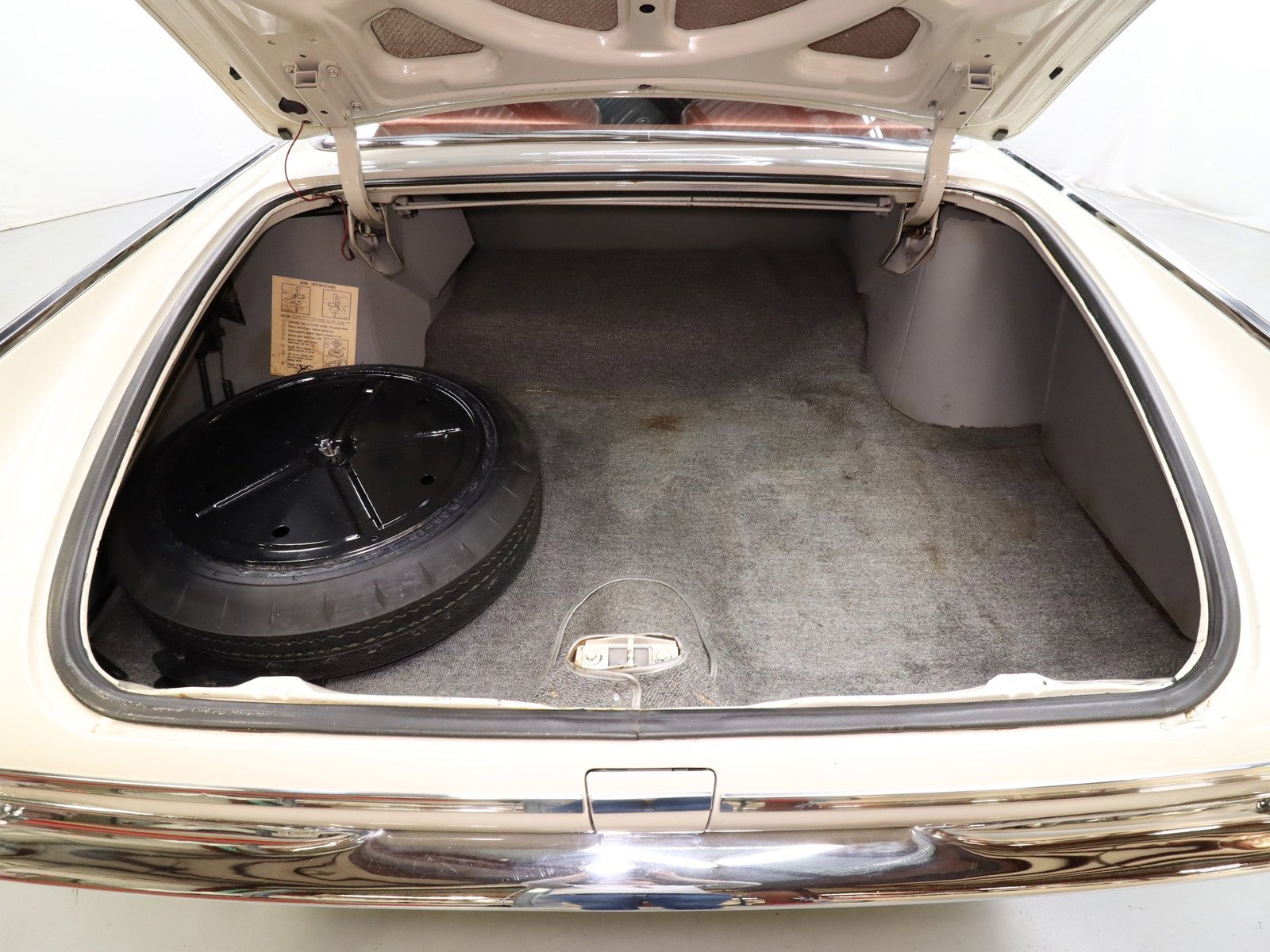 1963 Imperial Crown 32
