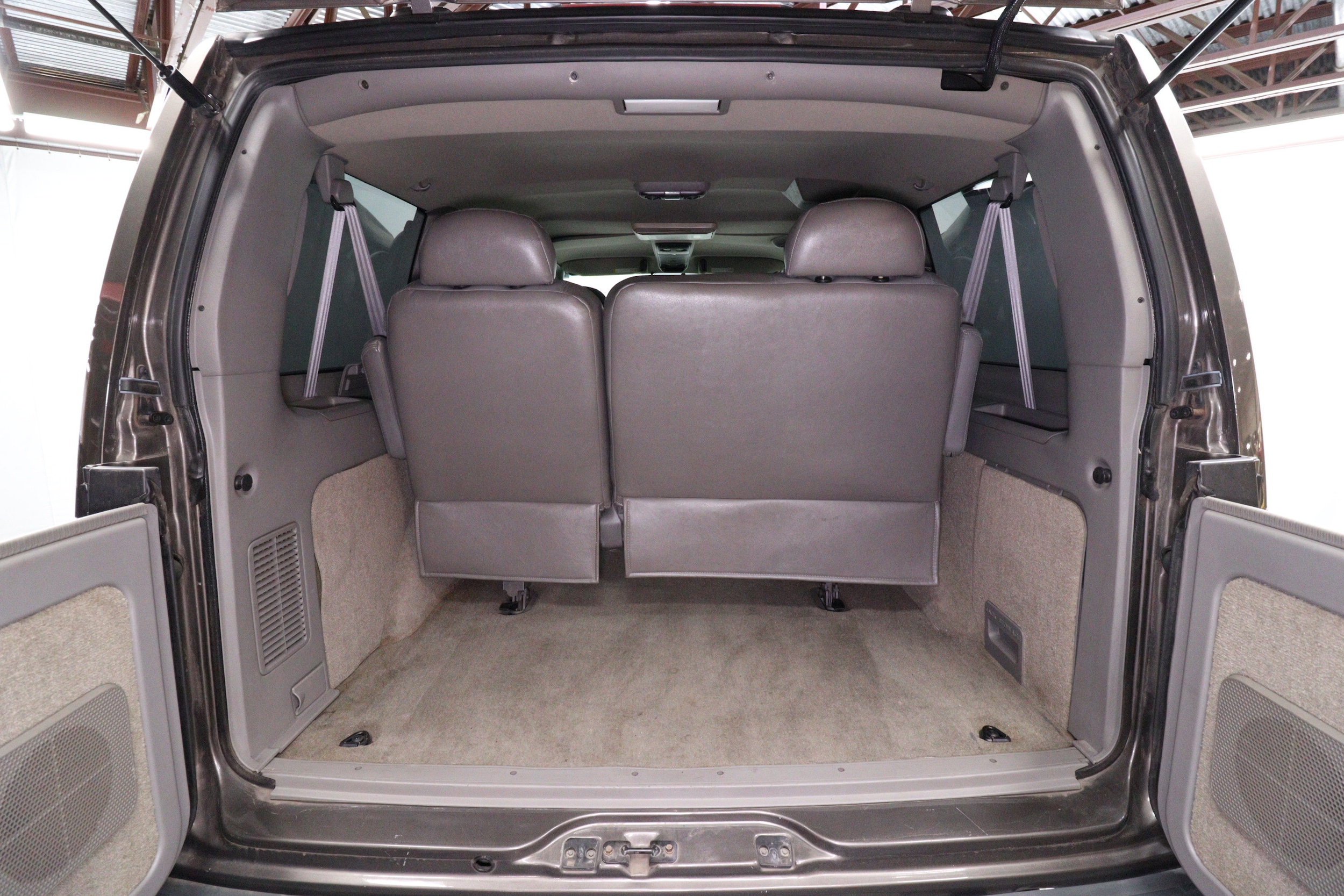 2000 Chevrolet Astro LT 29