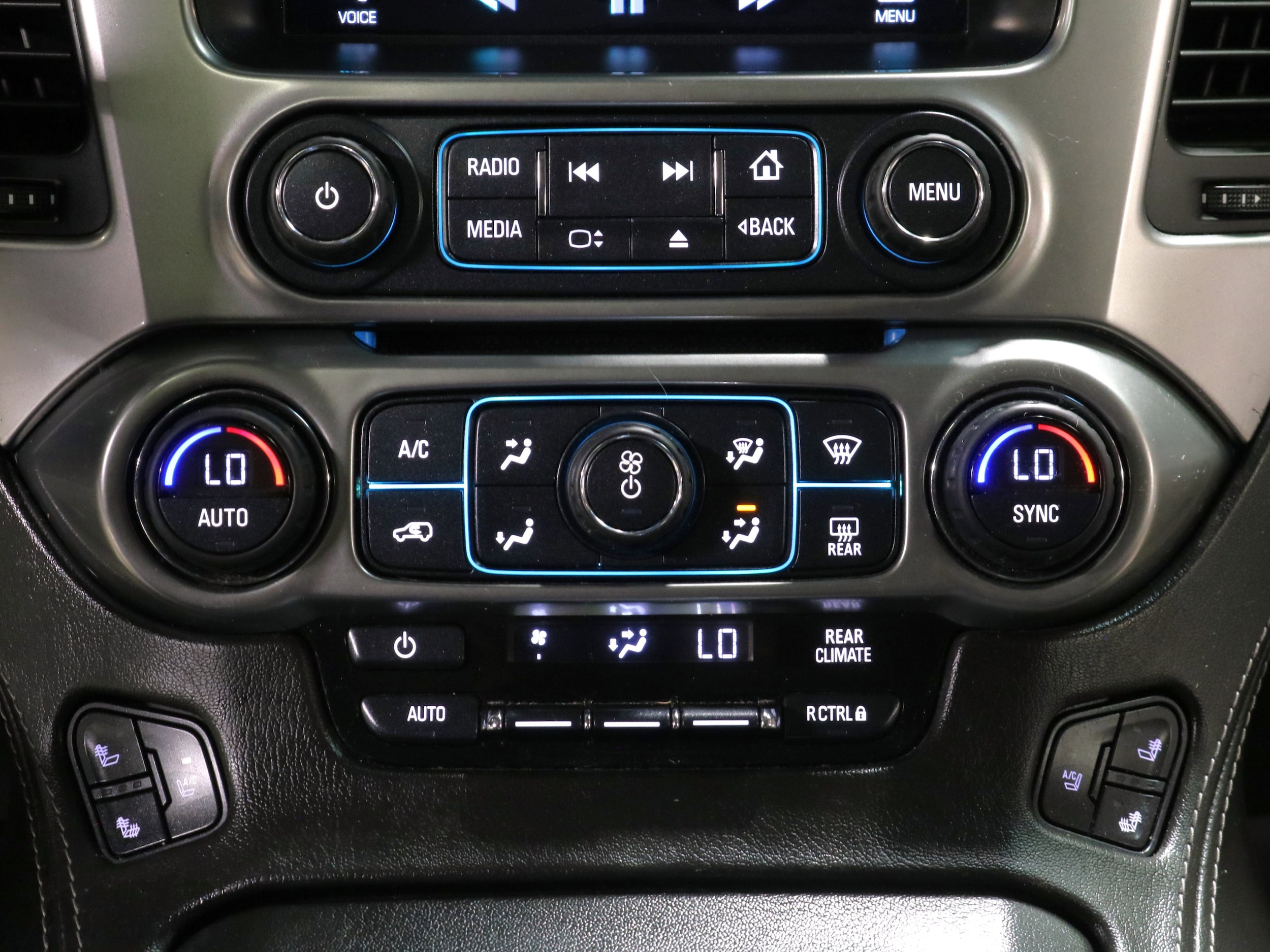 2015 Chevrolet Suburban 13