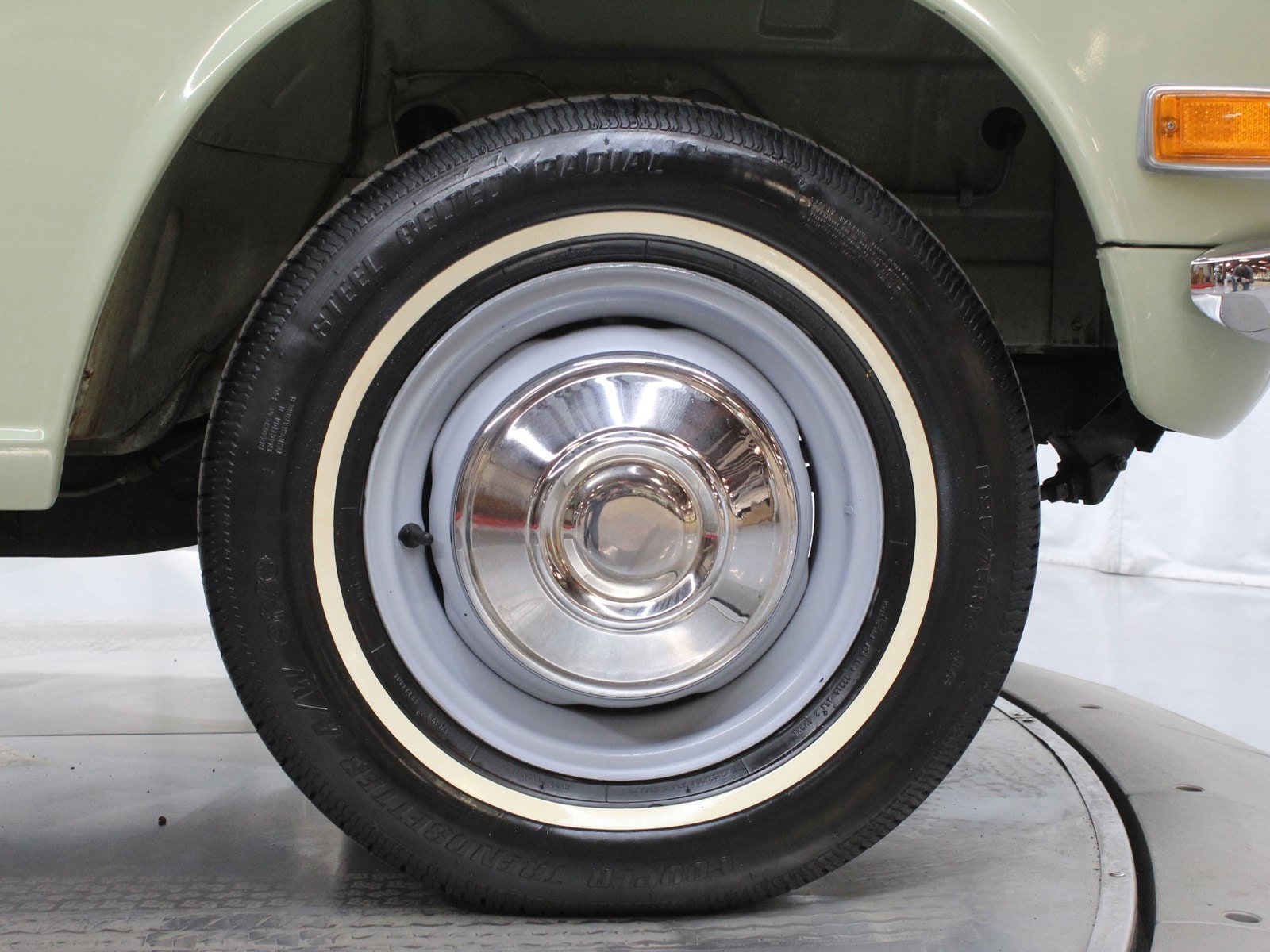 1971 Datsun 1600 22