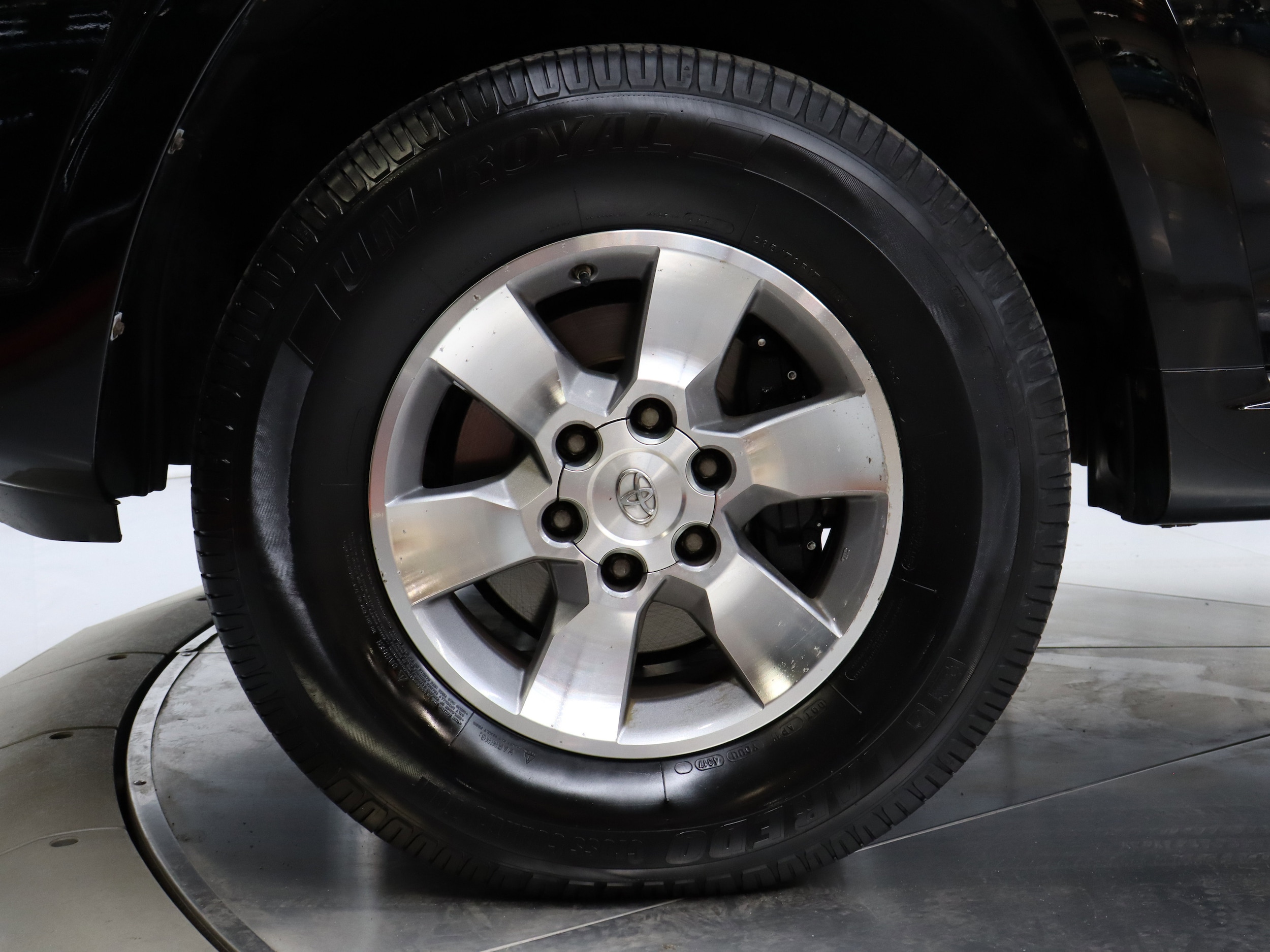 2010 Toyota 4Runner 36