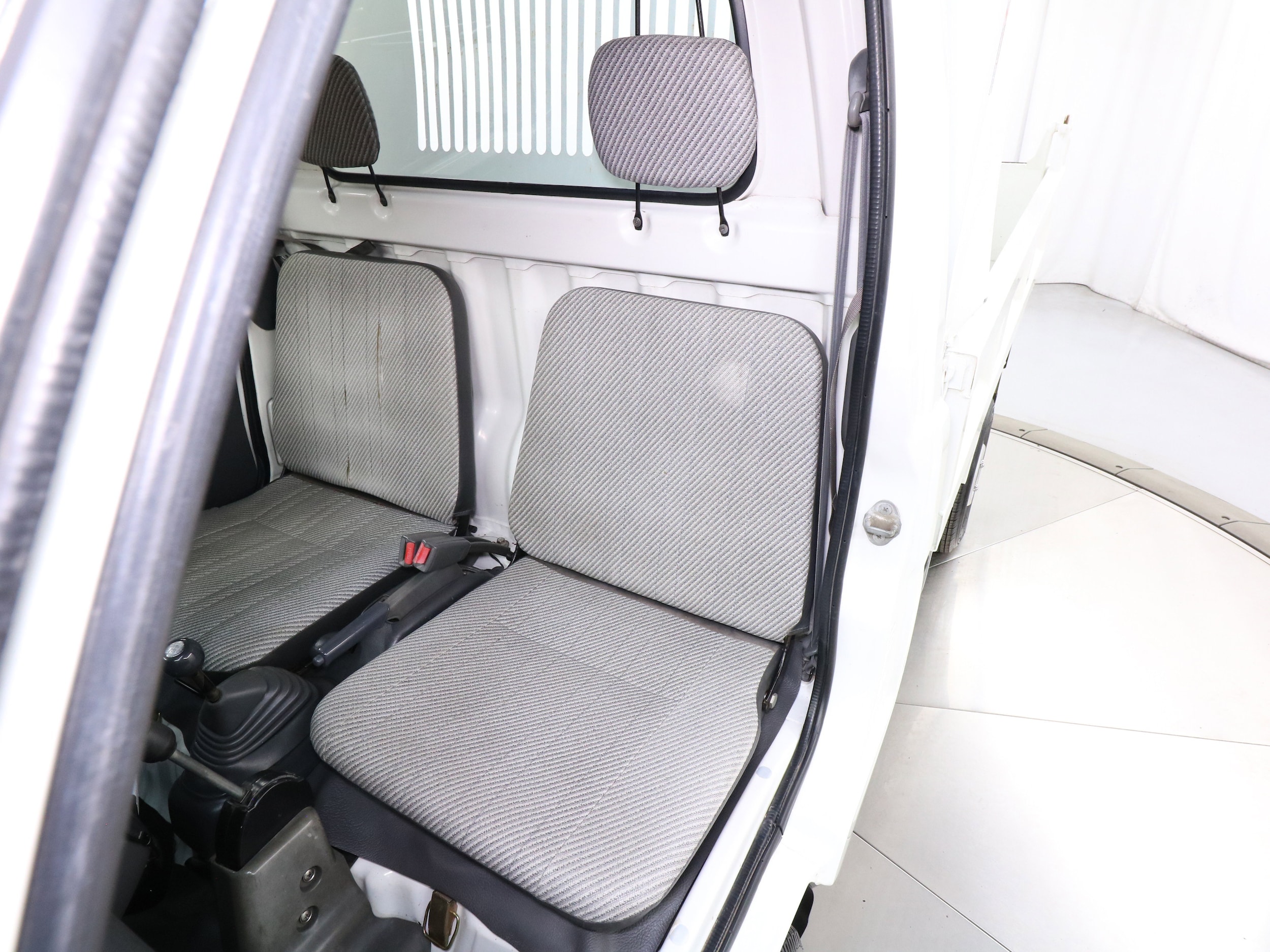 1998 Daihatsu Hijet 26