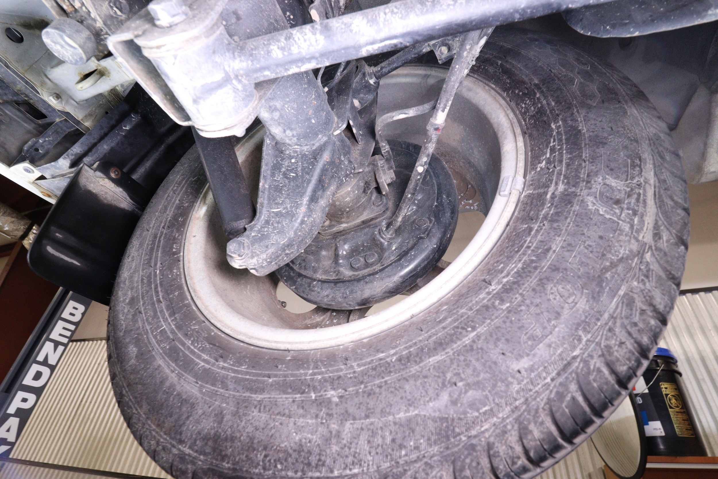 2000 Mitsubishi Pajero 51