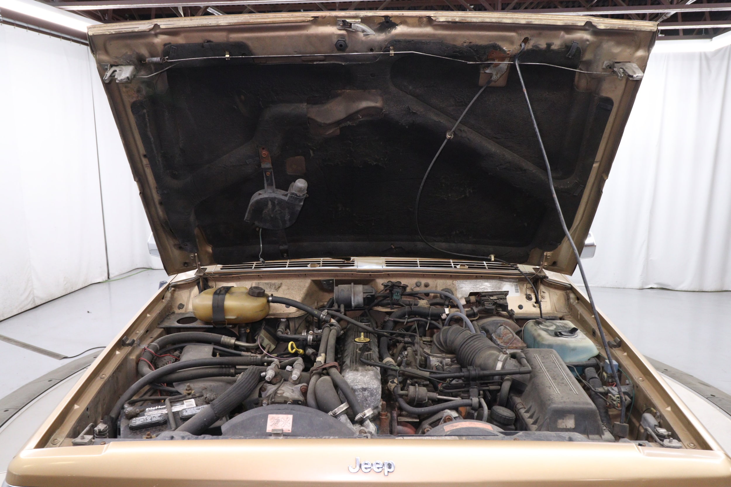 1987 Jeep Wagoneer 24