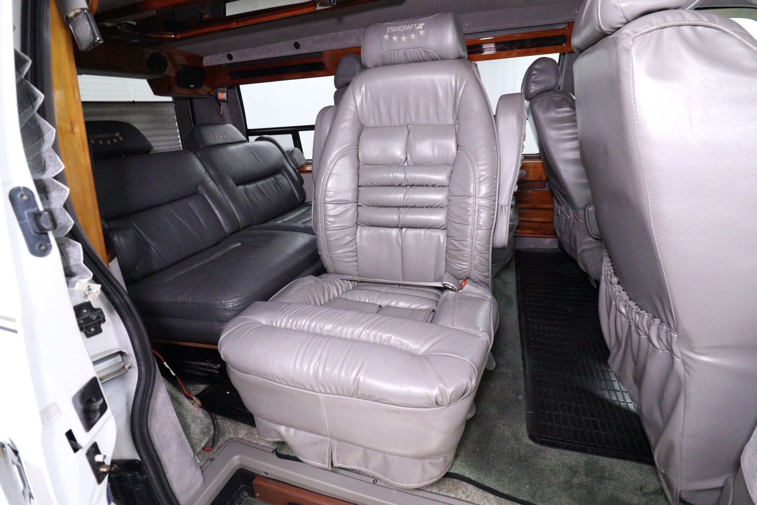 2001 Chevrolet Astro Cargo Van 22