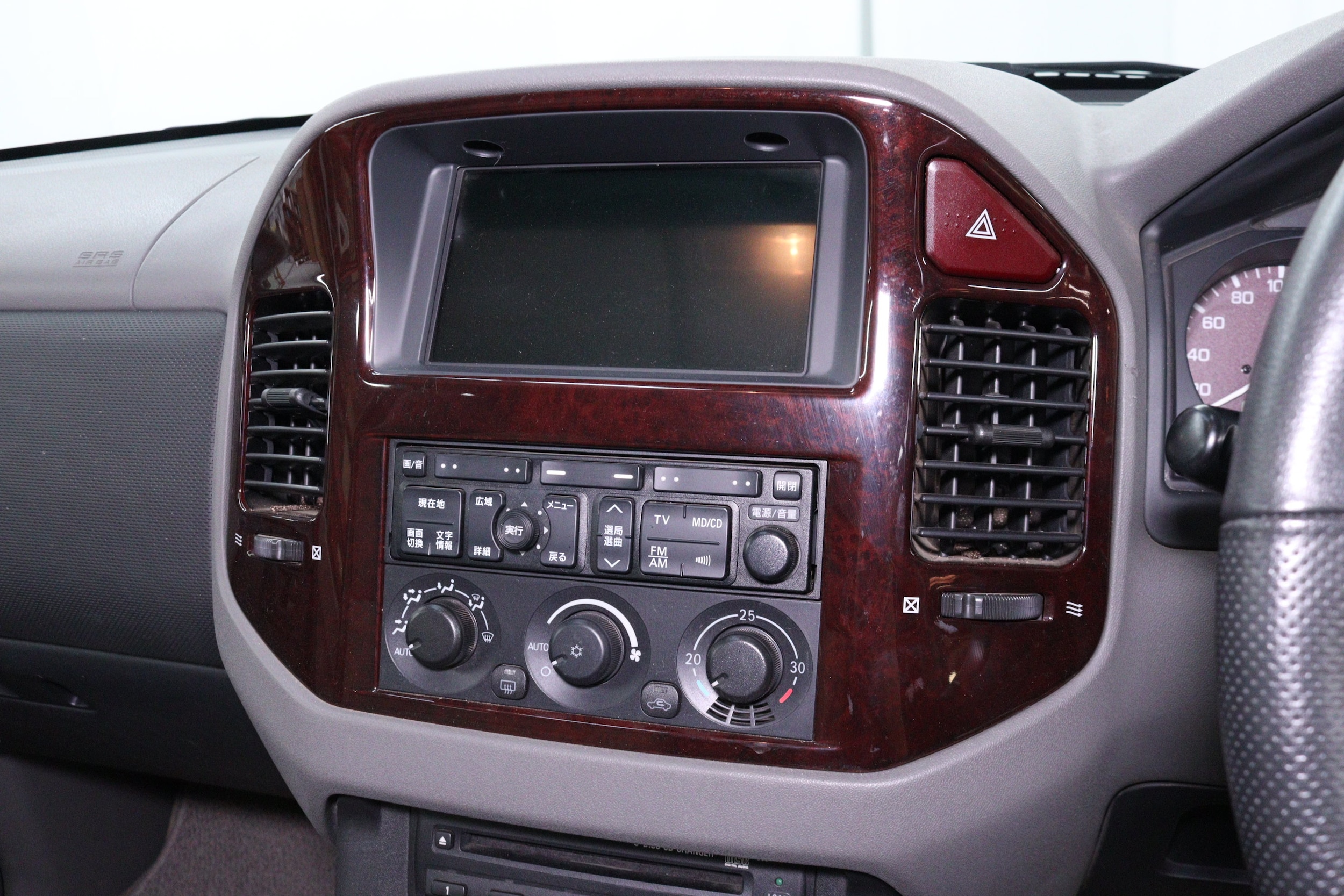 2000 Mitsubishi Pajero 12