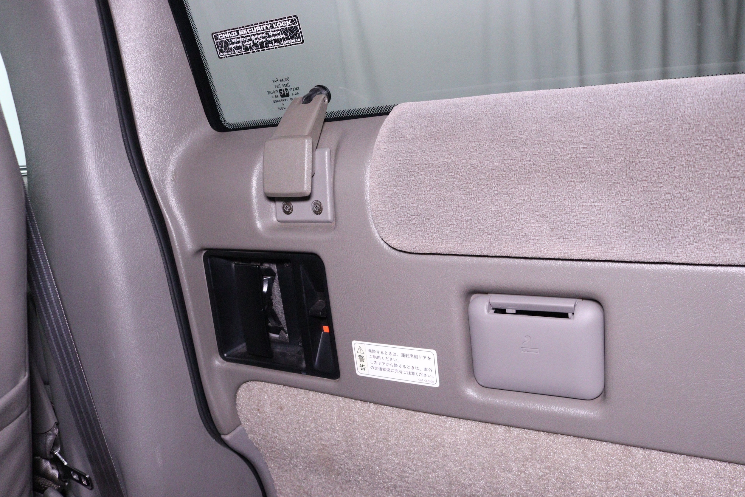 2000 Chevrolet Astro LT 69