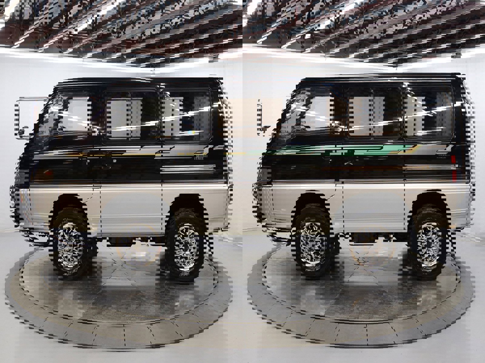 1994 Mitsubishi Delica 4