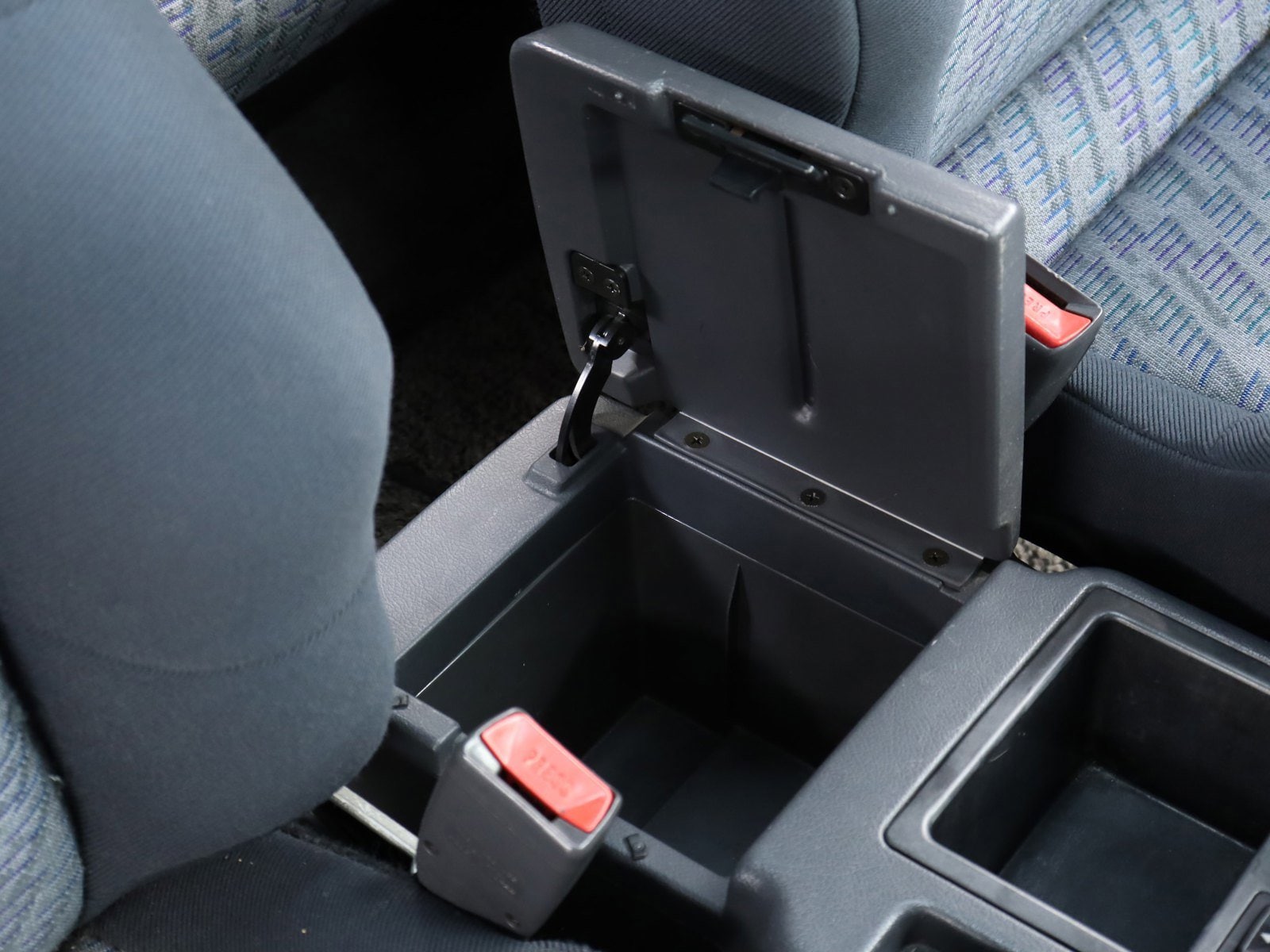 1995 Mitsubishi Chariot 51