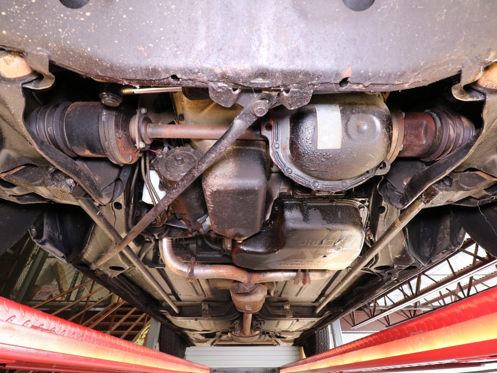 1985 Cadillac Biarritz 37