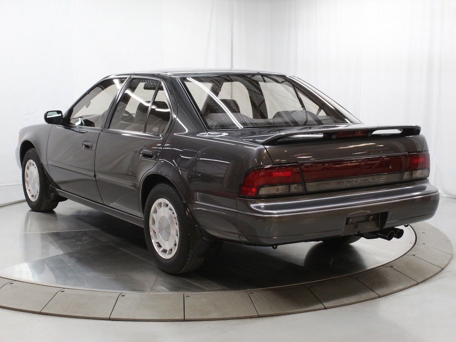 1992 Nissan Maxima 5