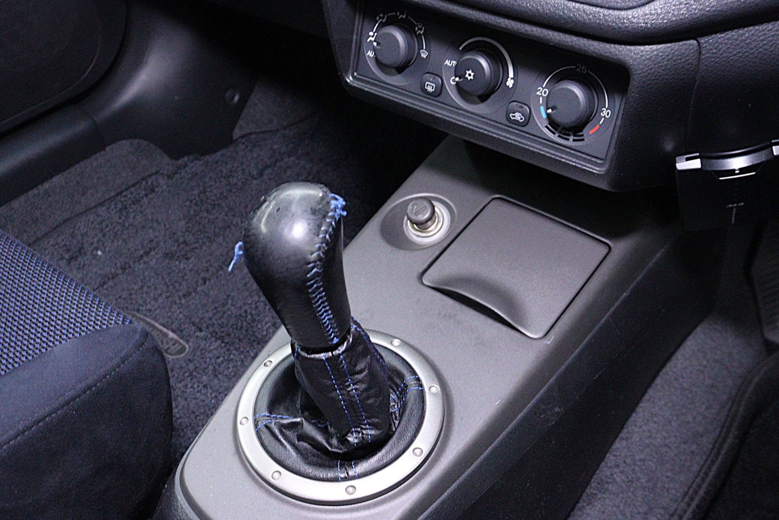 2001 Mitsubishi Lancer 14