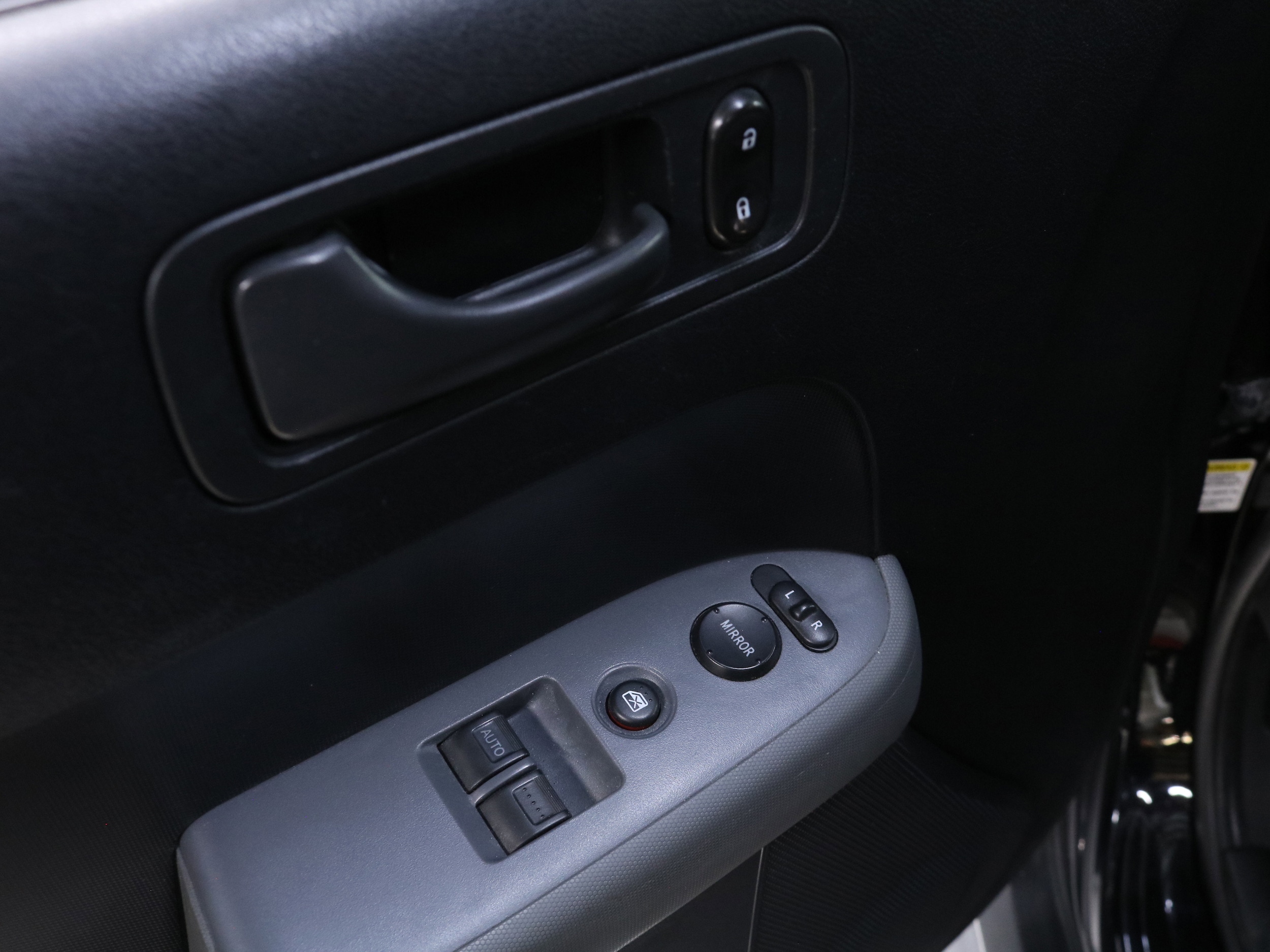 2005 Honda Element 24