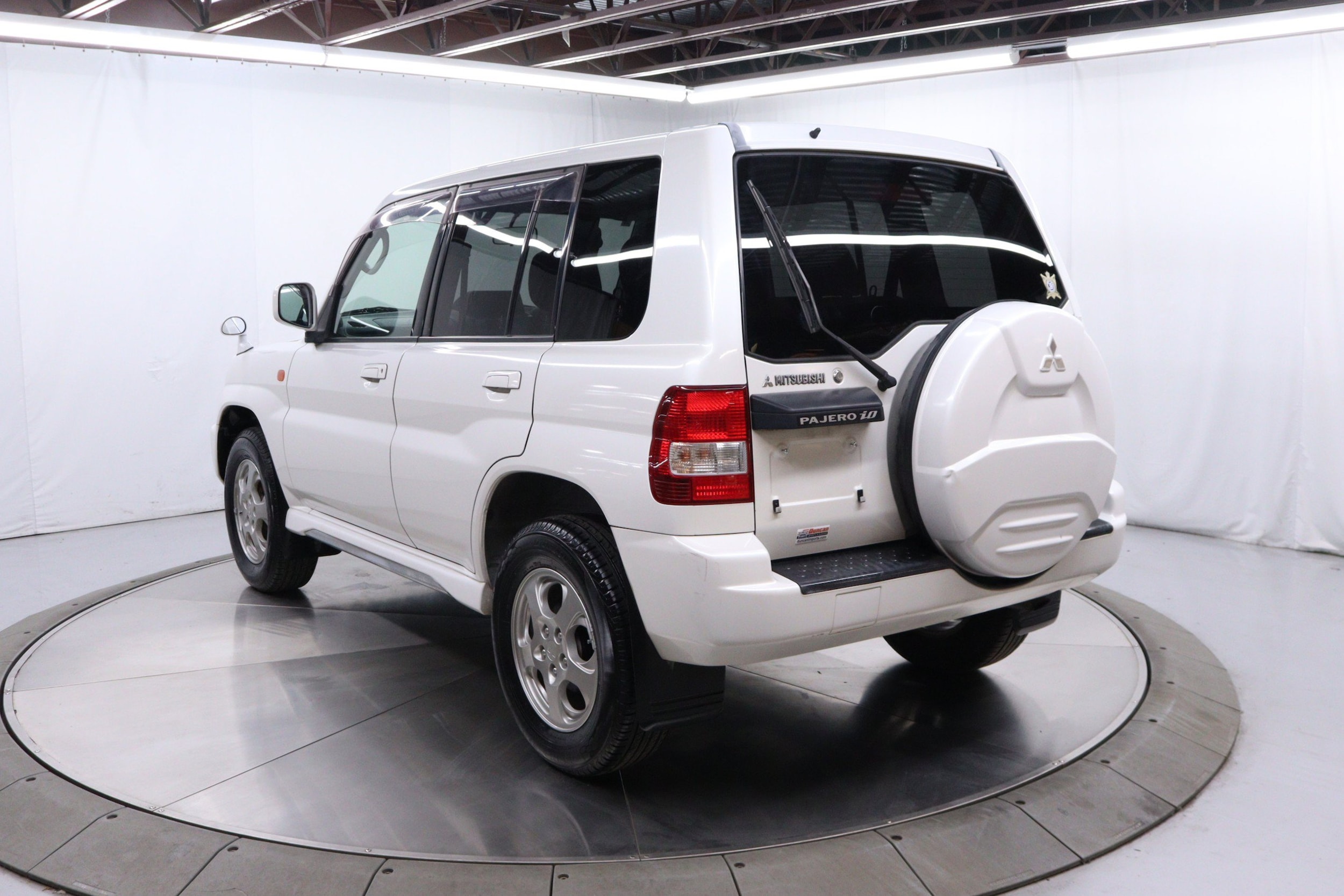 2000 Mitsubishi Pajero 5