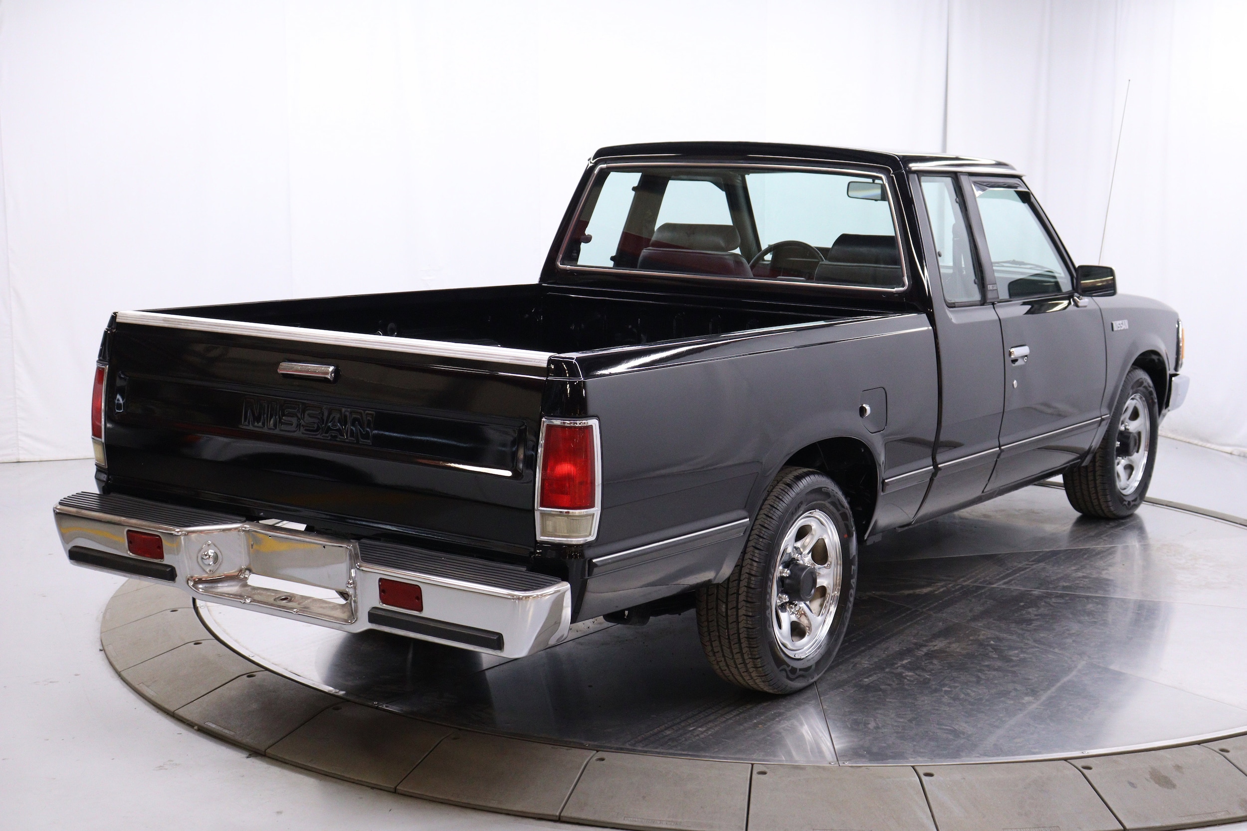 1985 Nissan 720 7