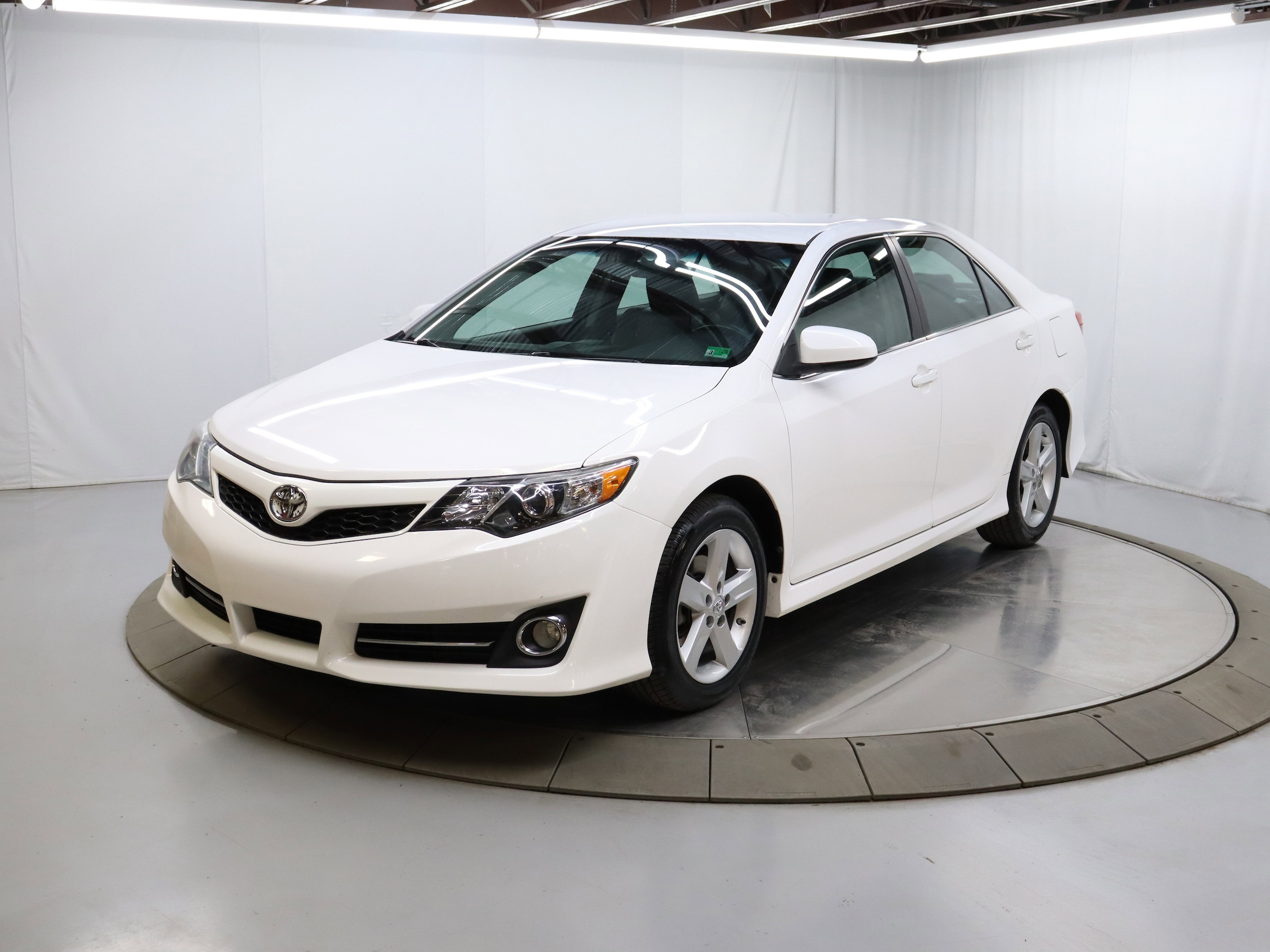 2014 Toyota Camry 2
