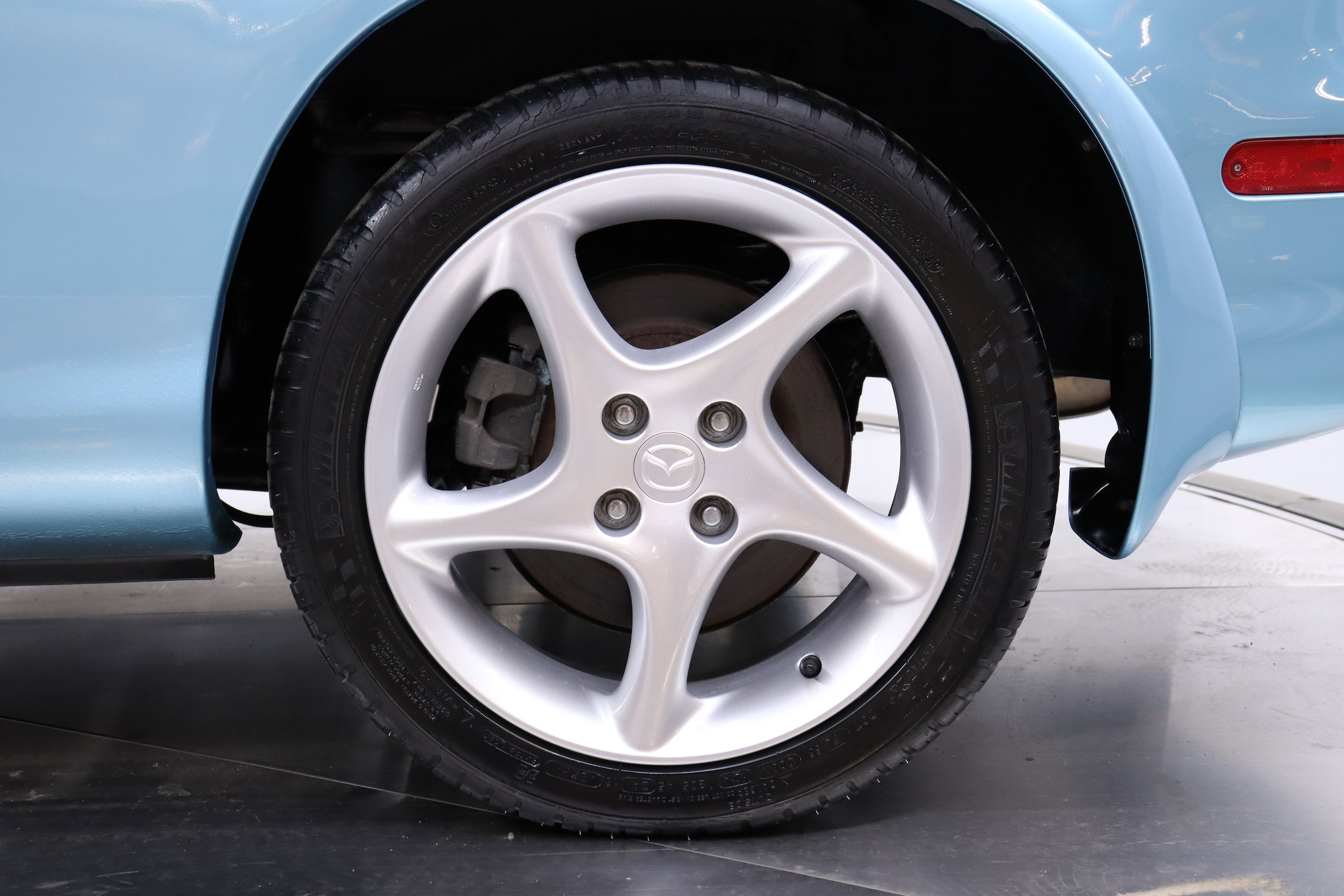 2000 Mazda Roadster 34