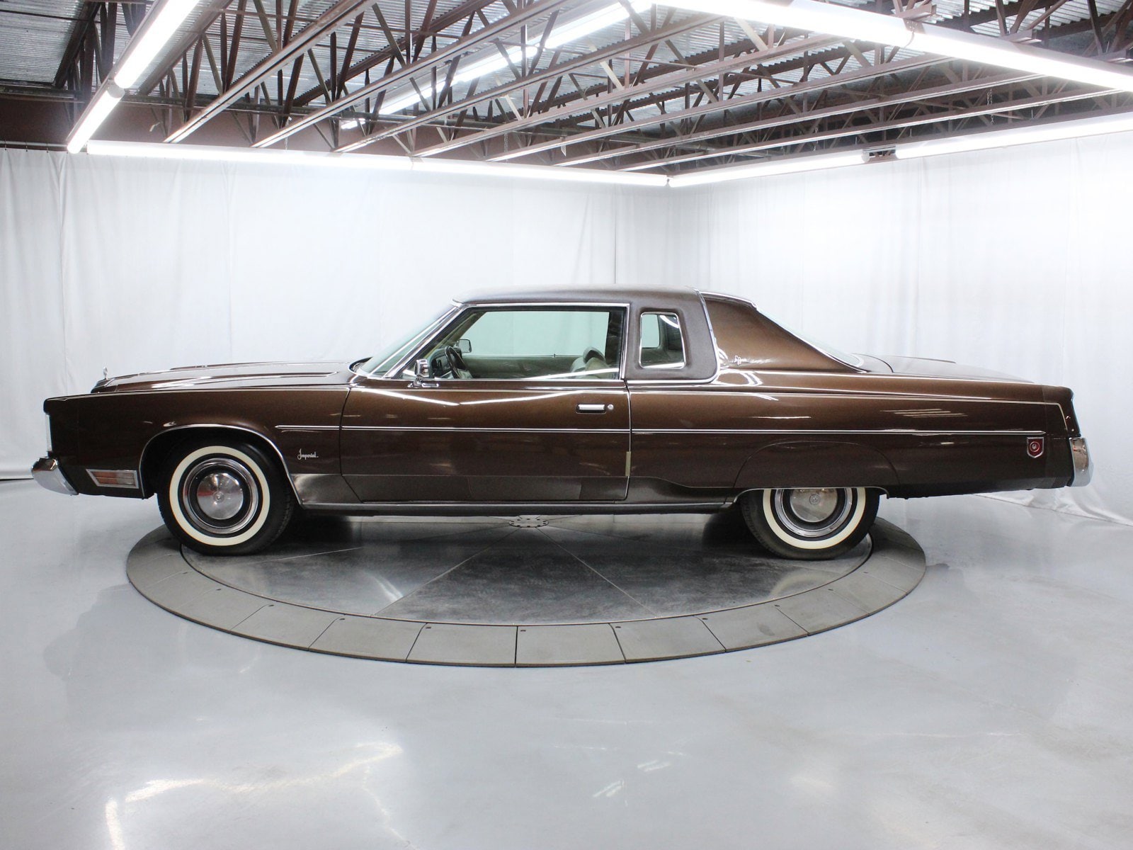 1975 Chrysler Imperial 8