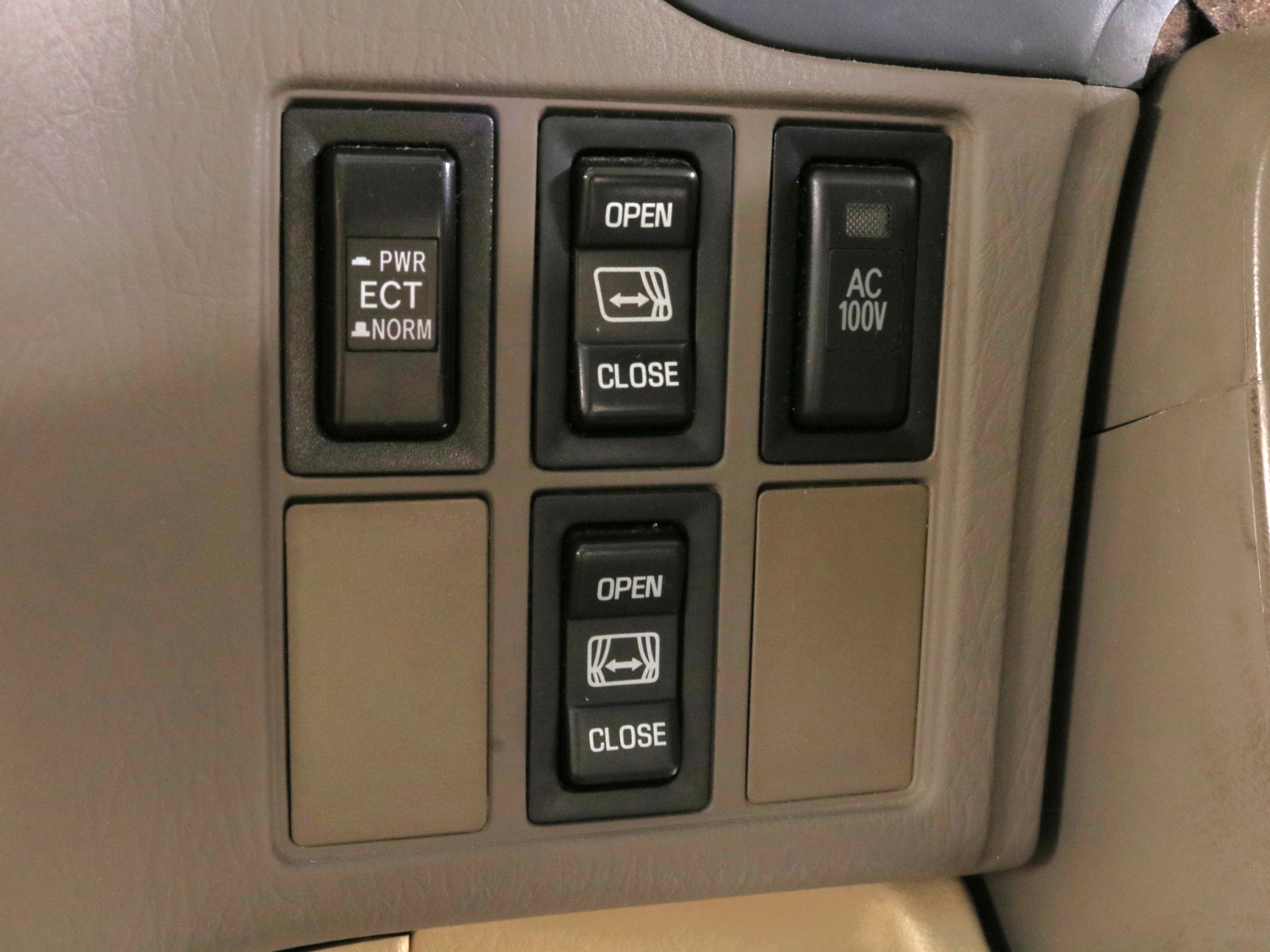 2000 Toyota Grand Hiace 53