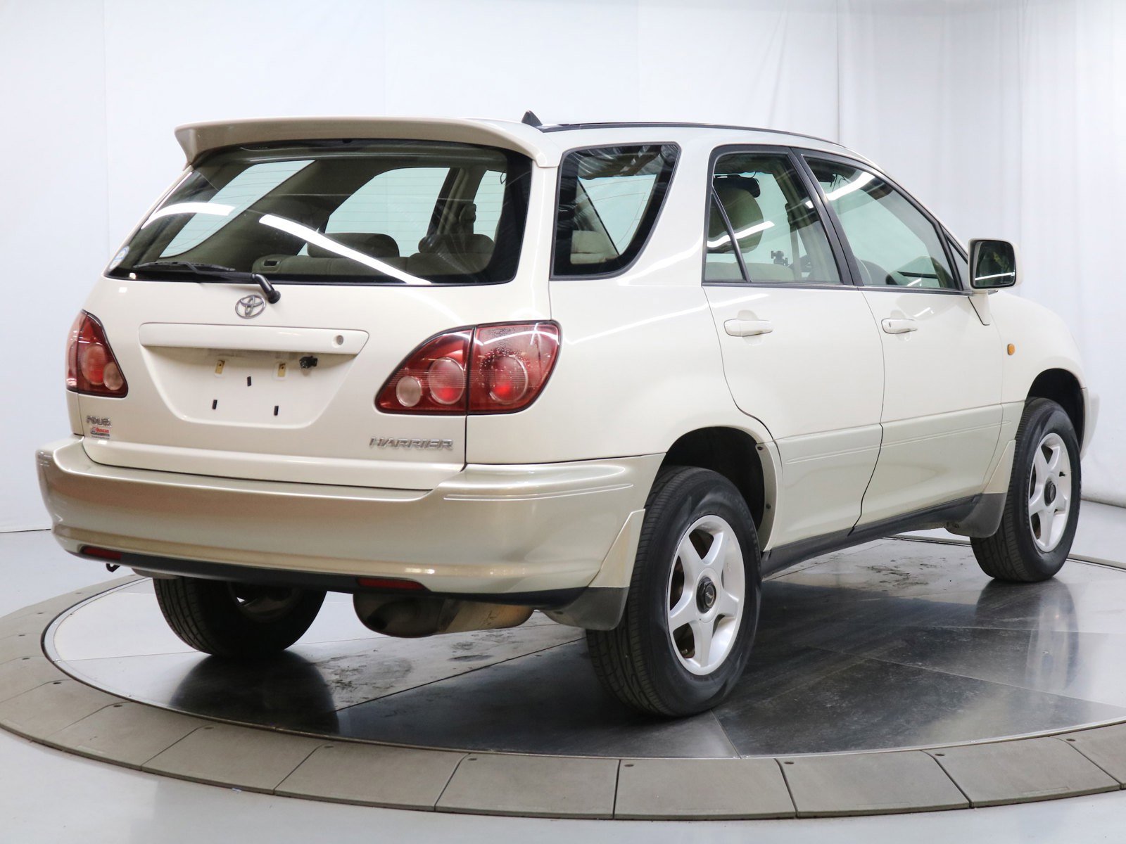 1998 Toyota Harrier 9