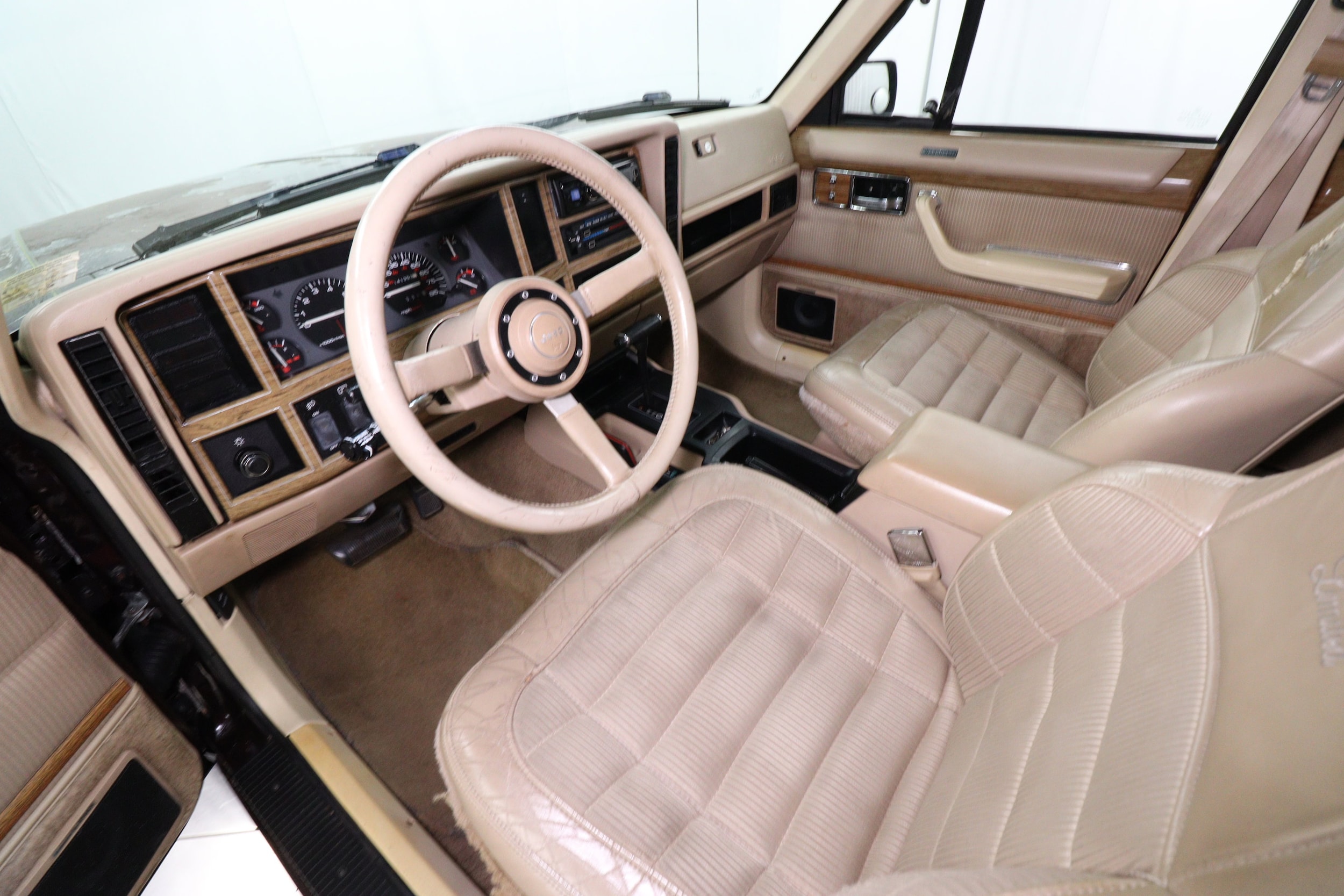 1989 Jeep Wagoneer Limited 9