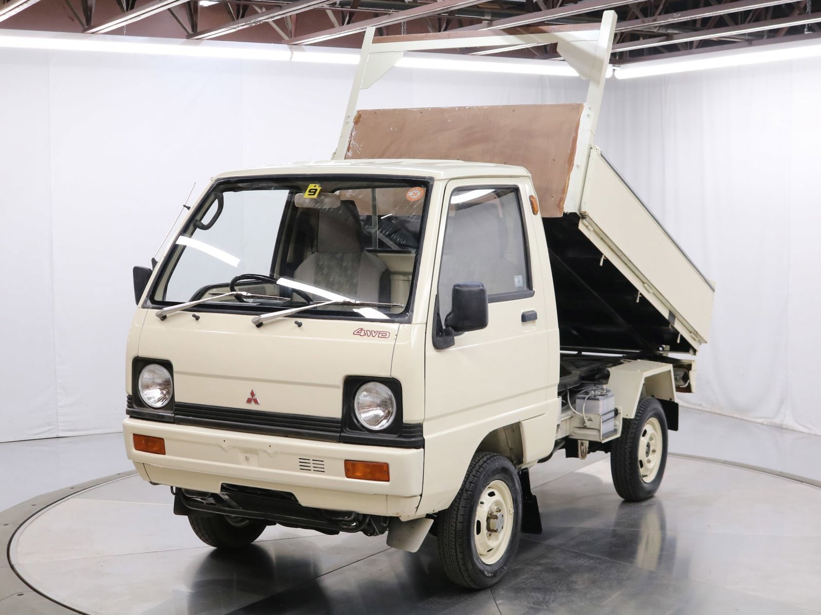 1989 Mitsubishi Minicab 10