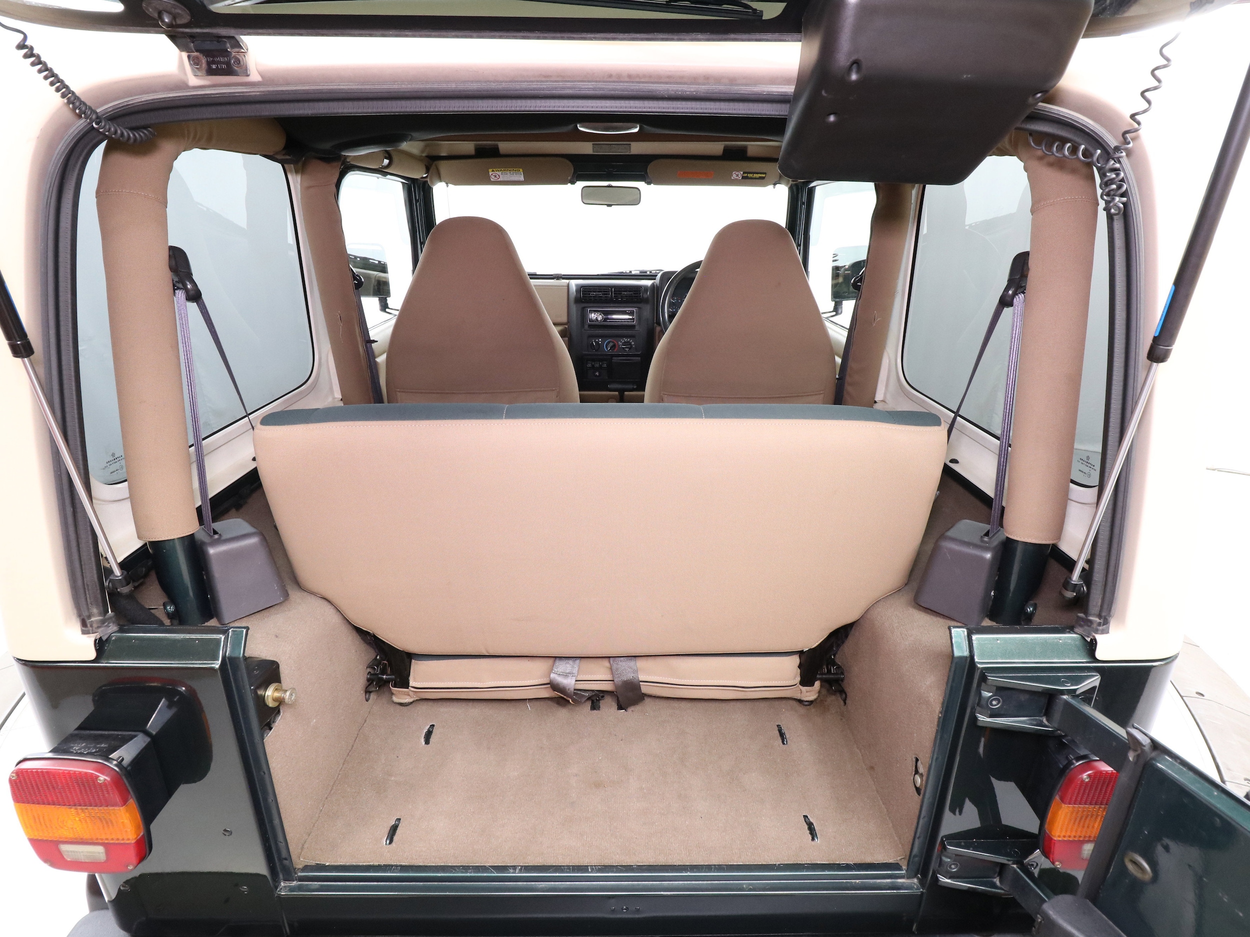 1999 Jeep Wrangler 26