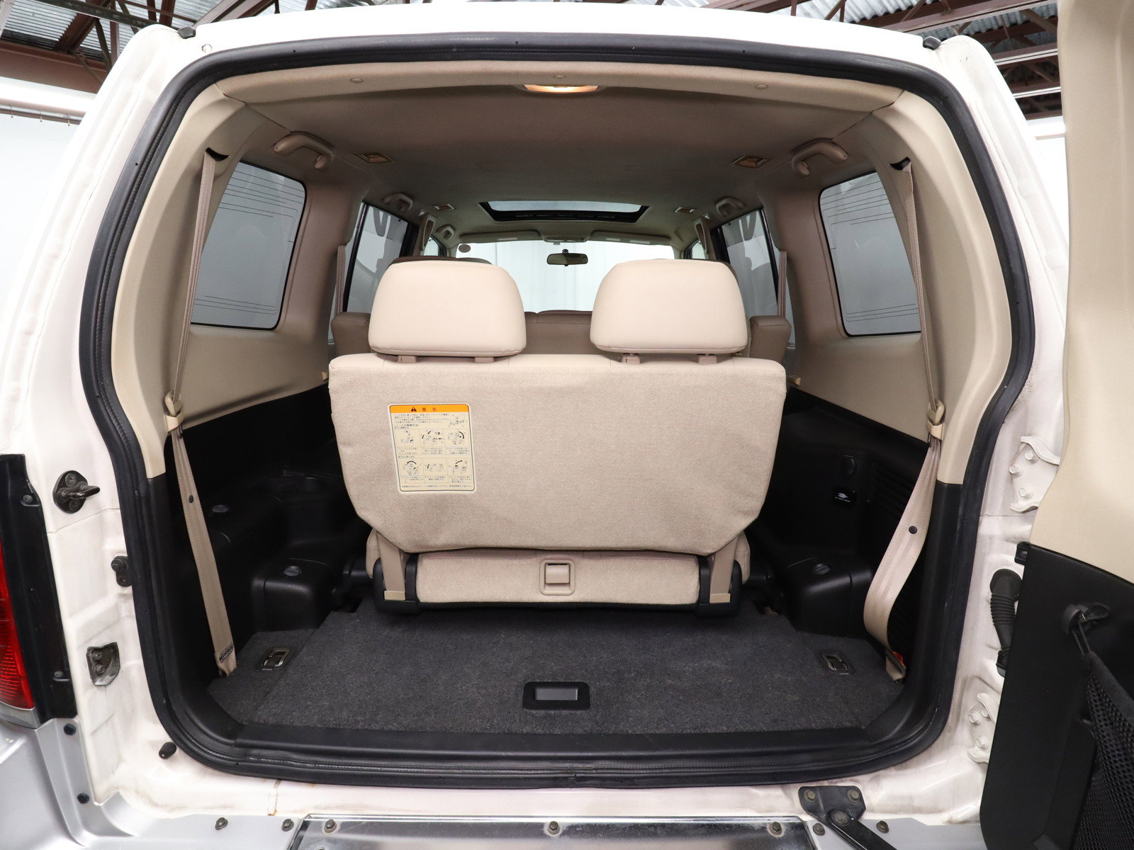1999 Mitsubishi Pajero 27