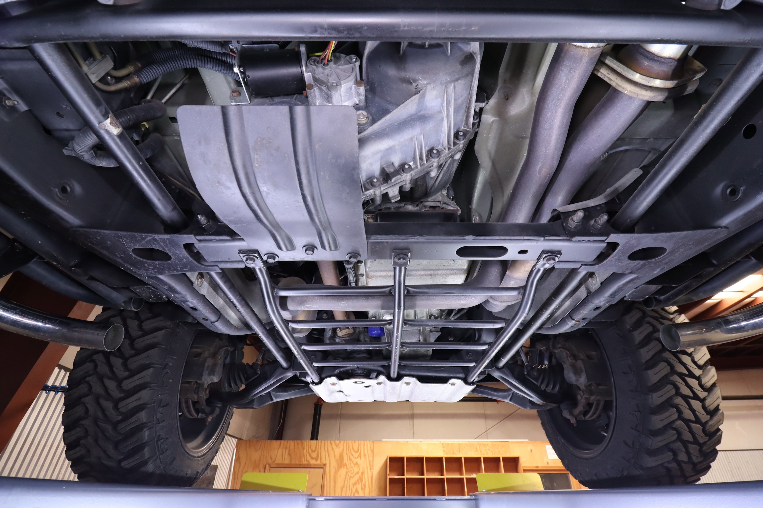 2005 HUMMER H2 39