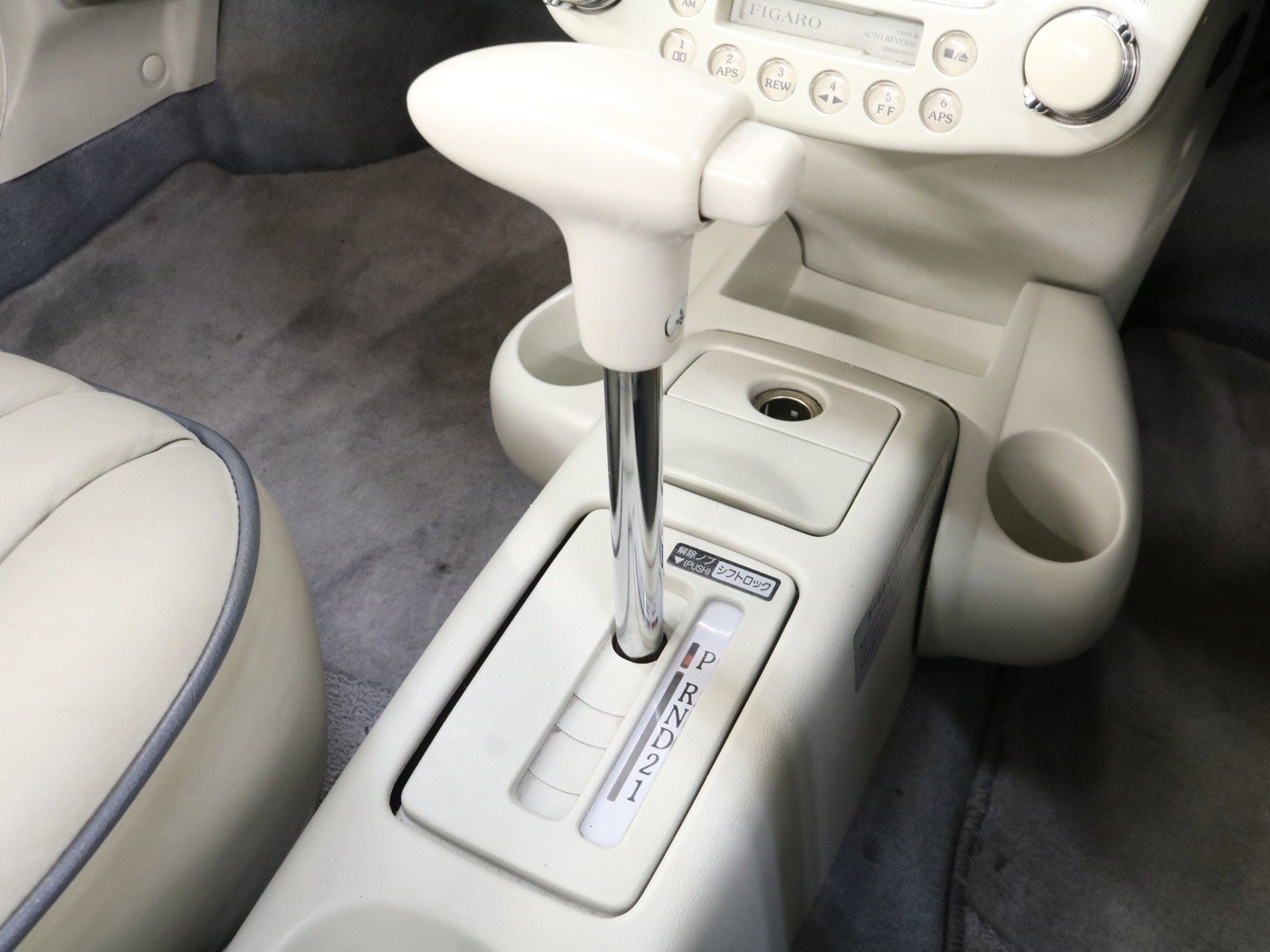 1991 Nissan Figaro 17