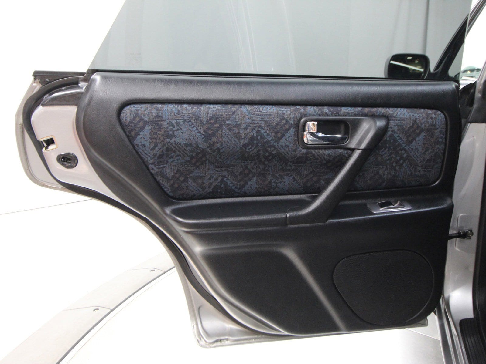 1996 Nissan Stagea 19