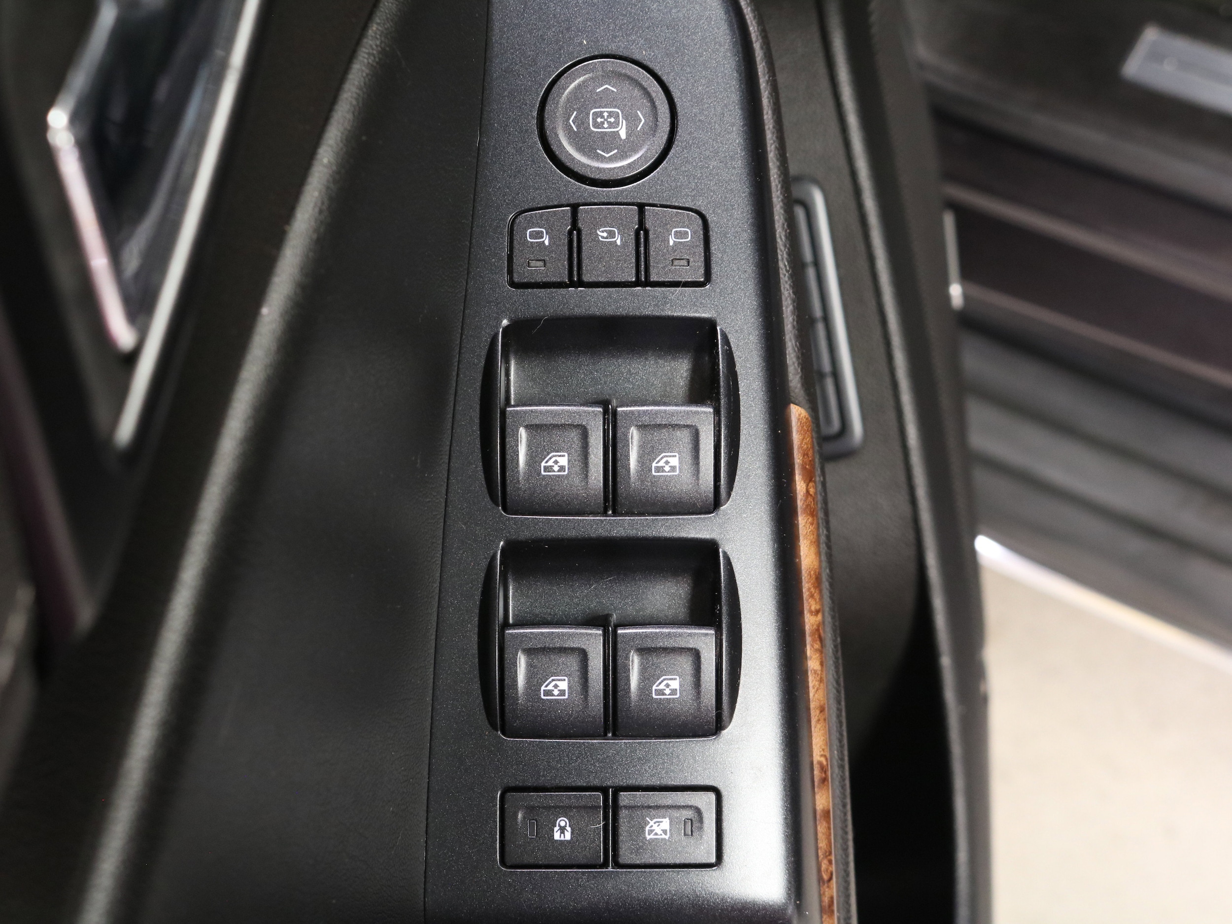 2015 Chevrolet Suburban 56