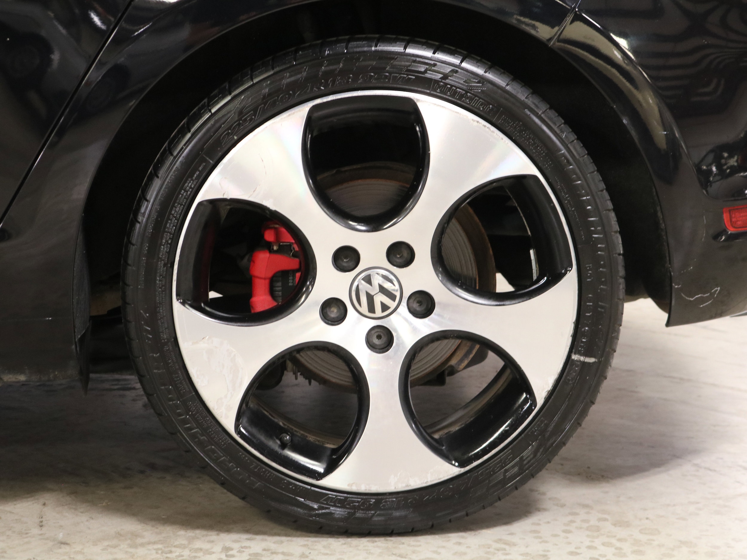 2012 Volkswagen GTI 32