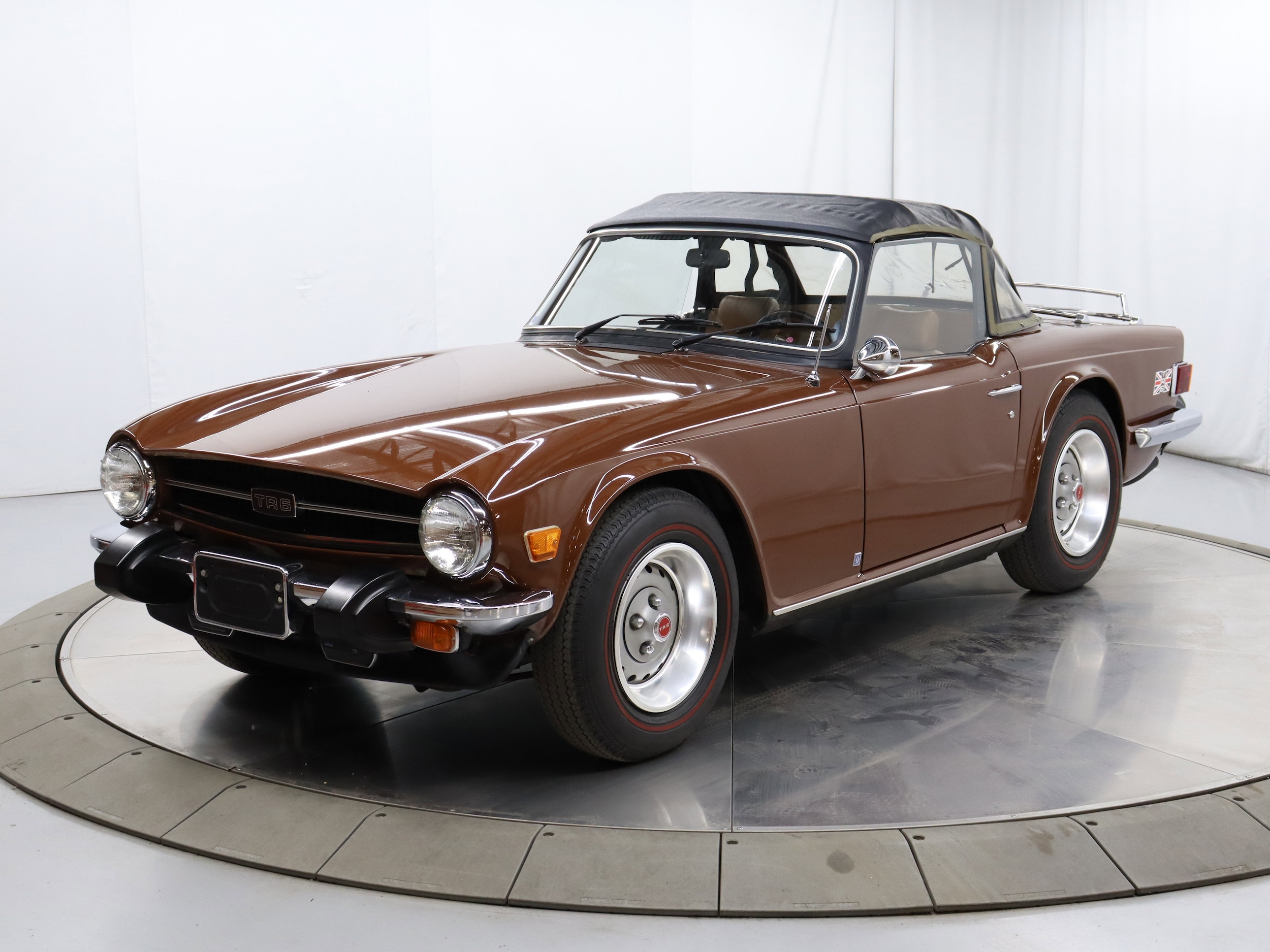 1976 Triumph TR6 17