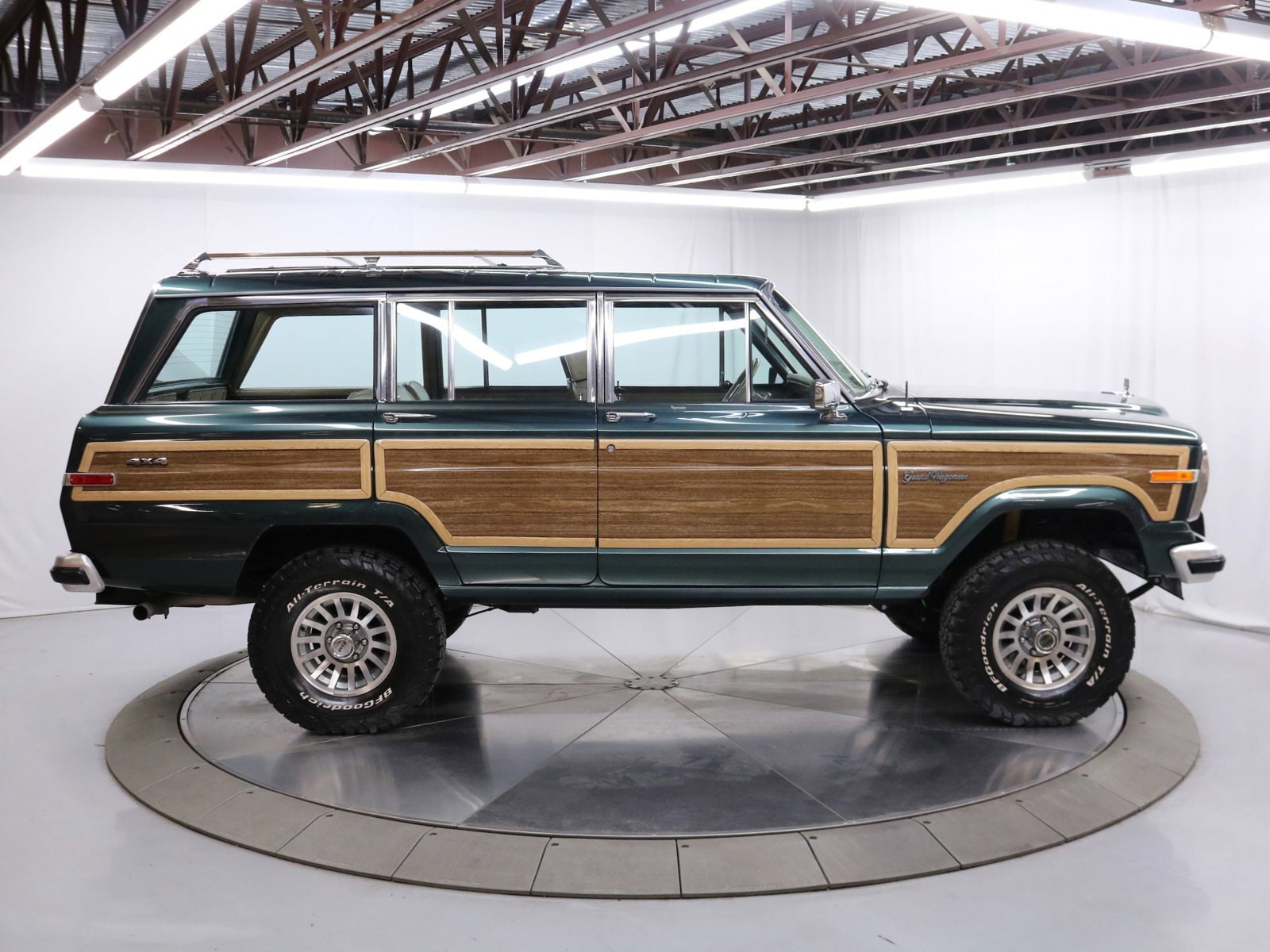1991 Jeep Grand Wagoneer 7