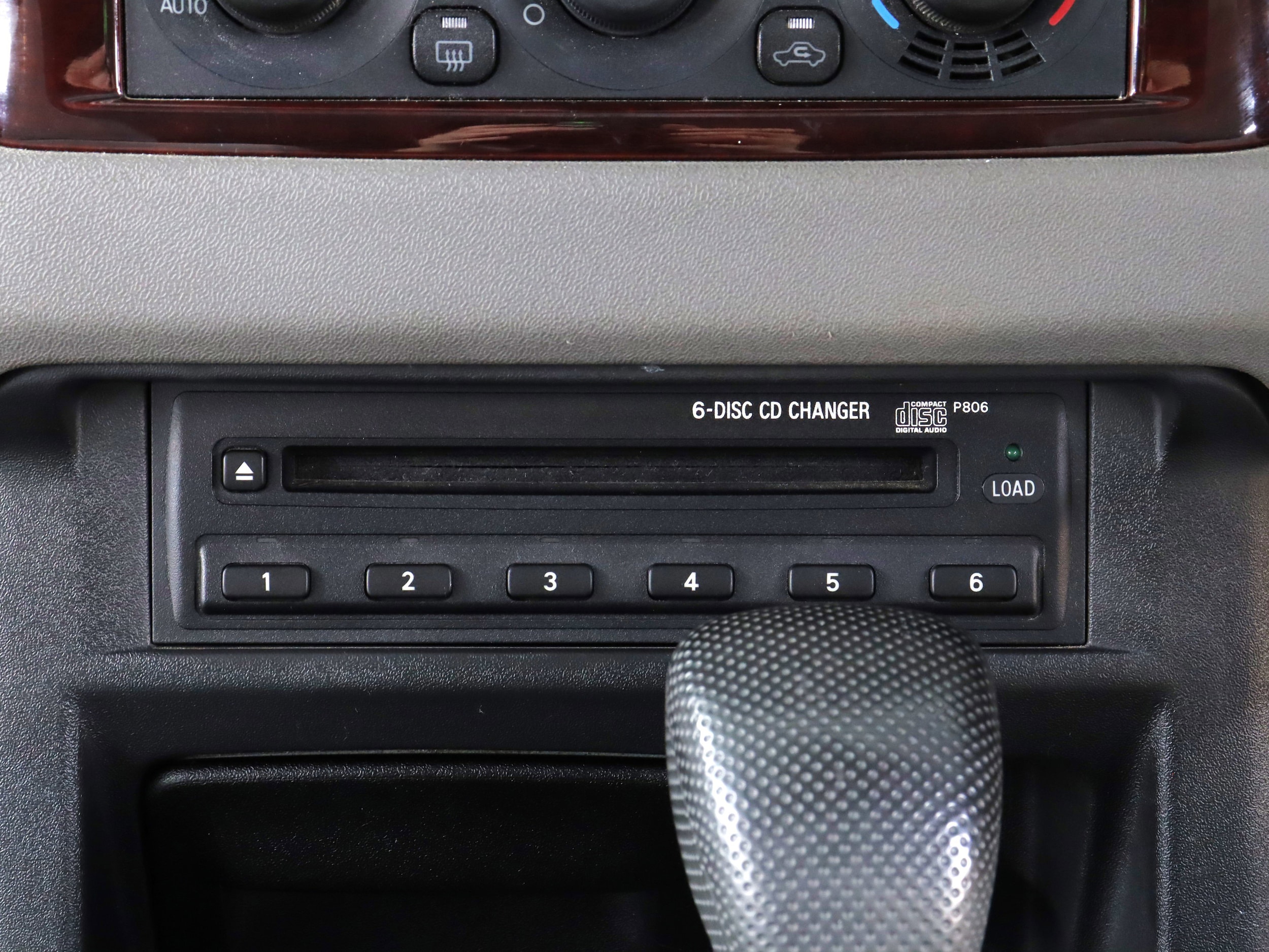 2000 Mitsubishi Pajero 16