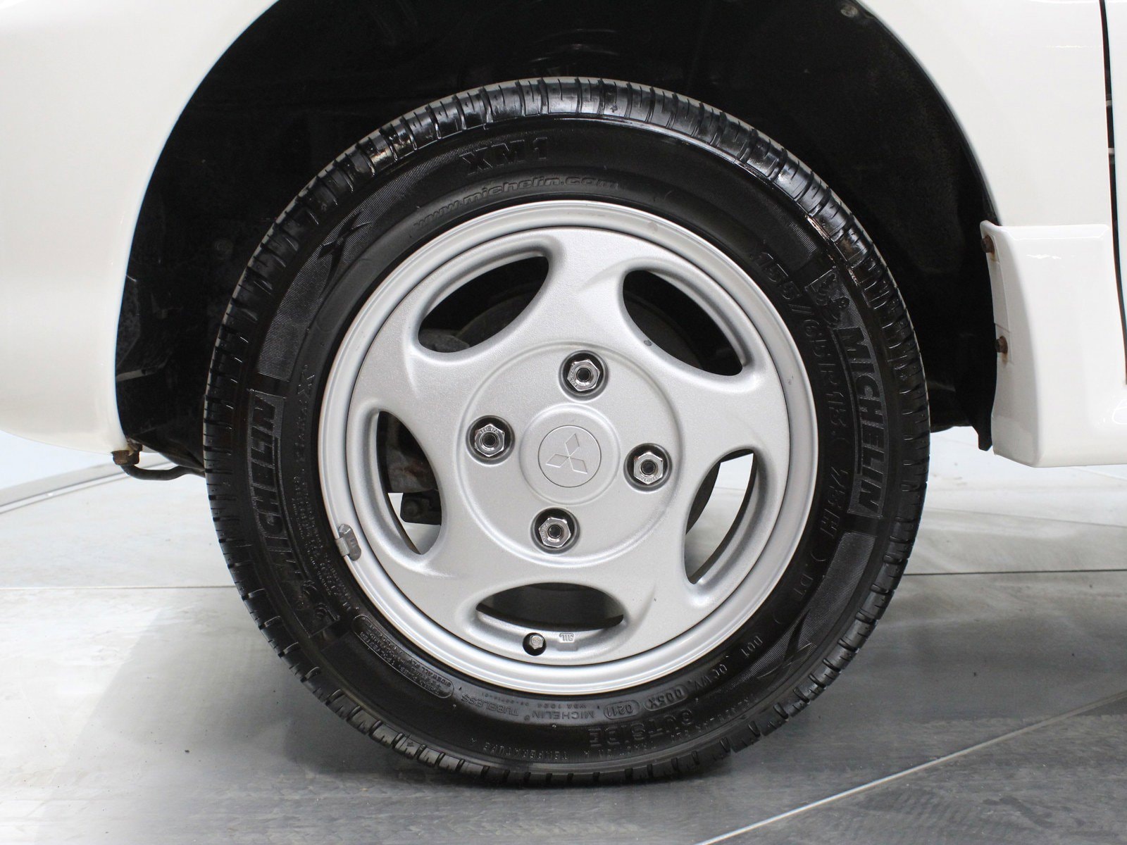 1995 Mitsubishi Minica 27