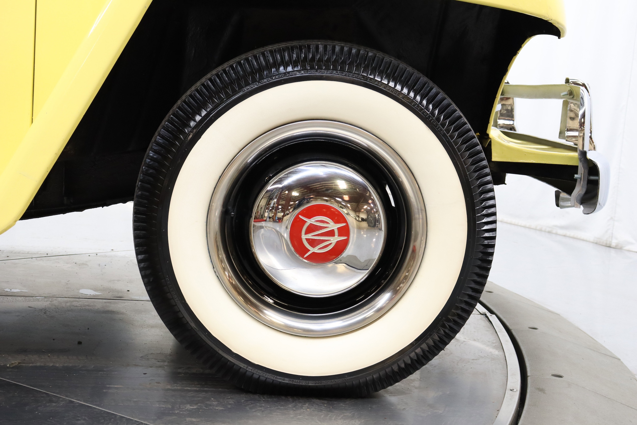1950 Willys Jeepster 29