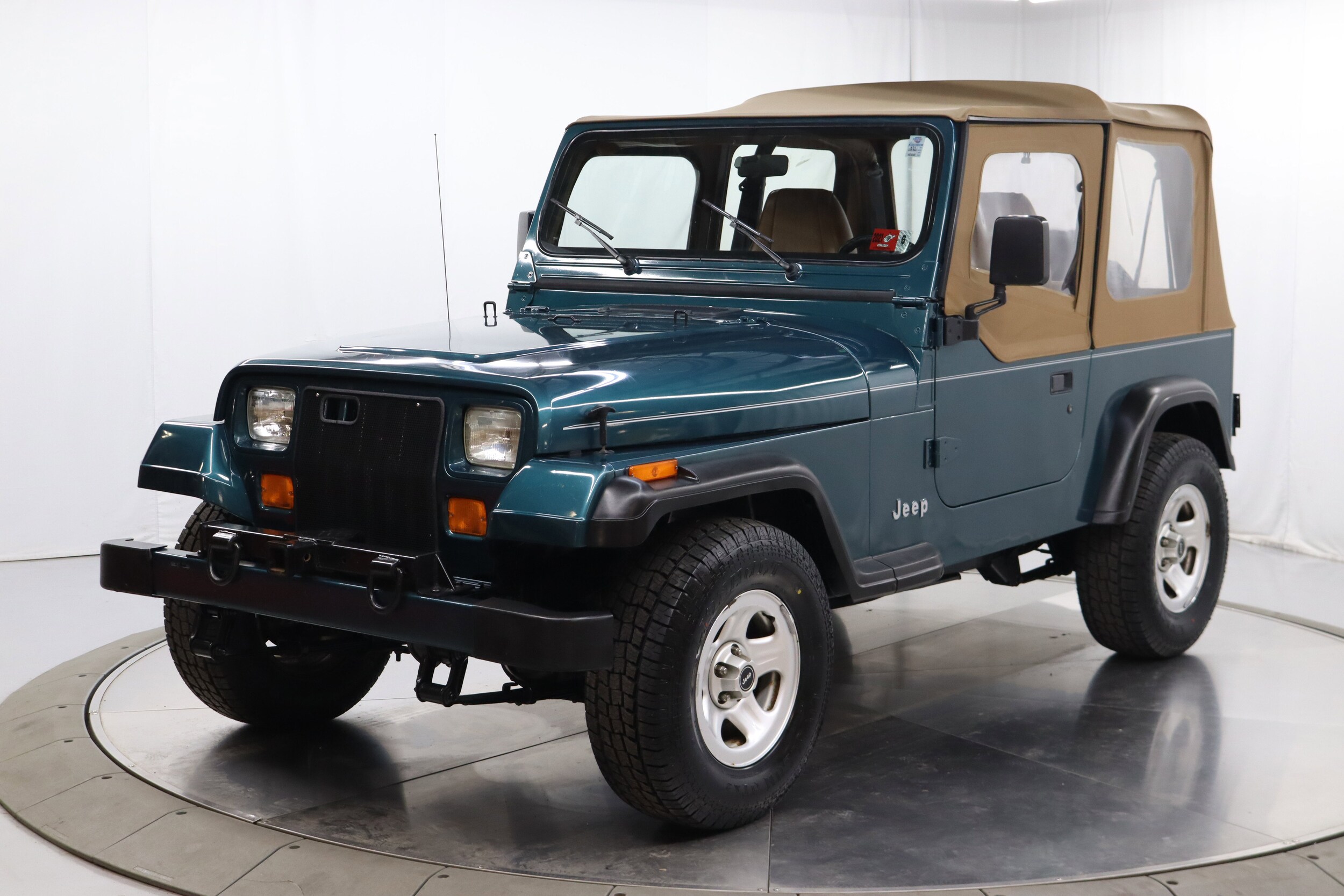 1995 Jeep Wrangler S photo 2