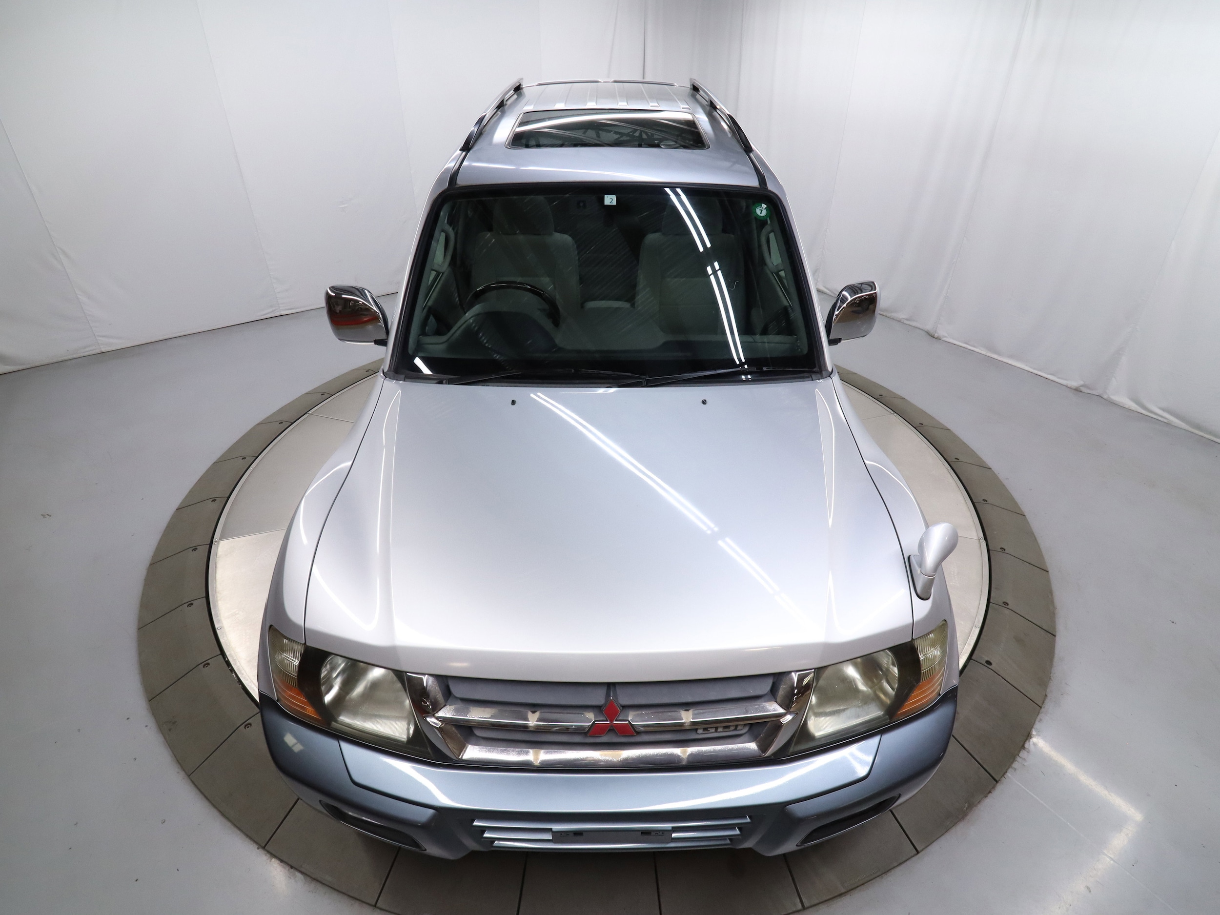 2000 Mitsubishi Pajero 51