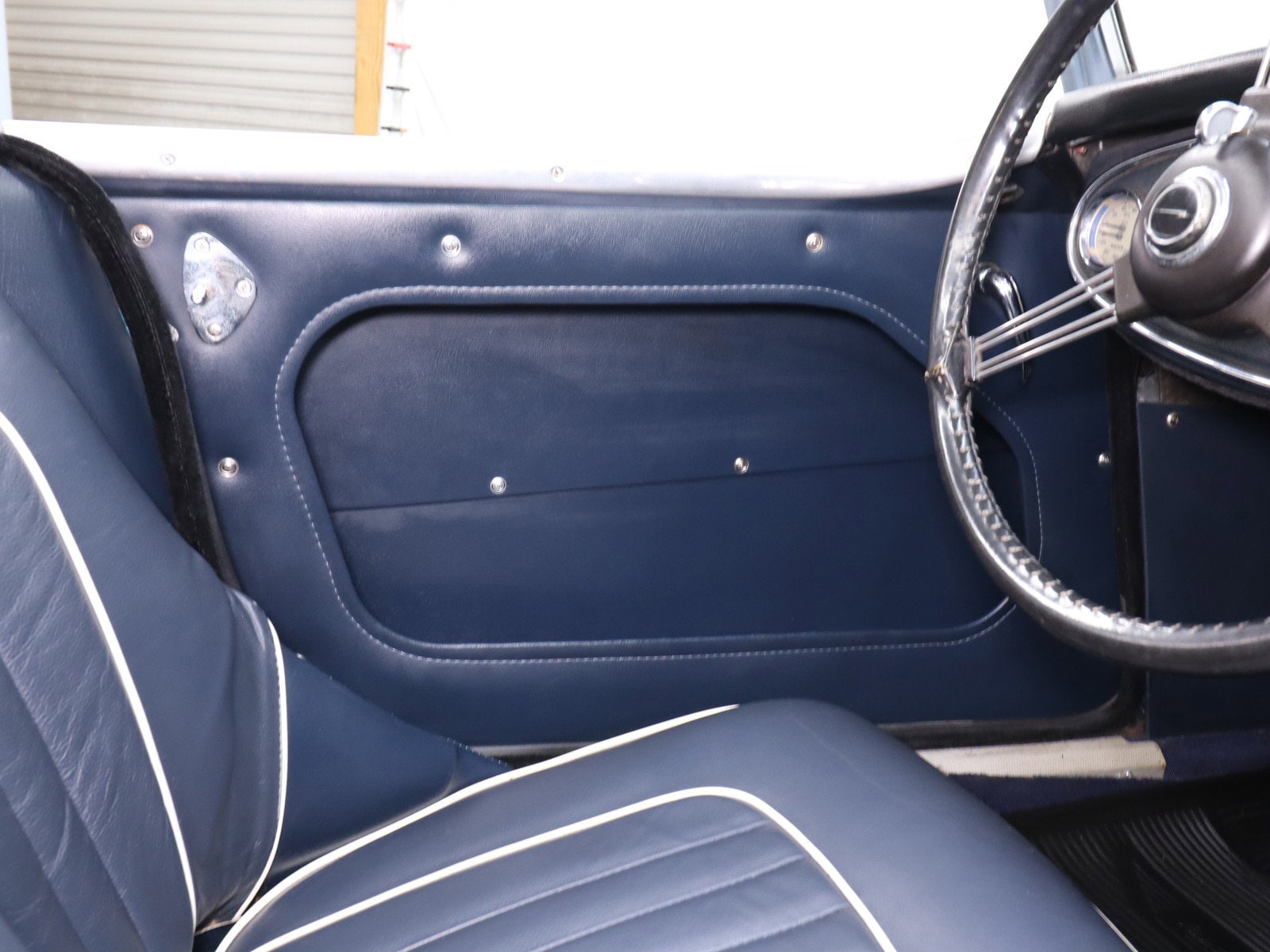 1960 Austin Healey 3000 31