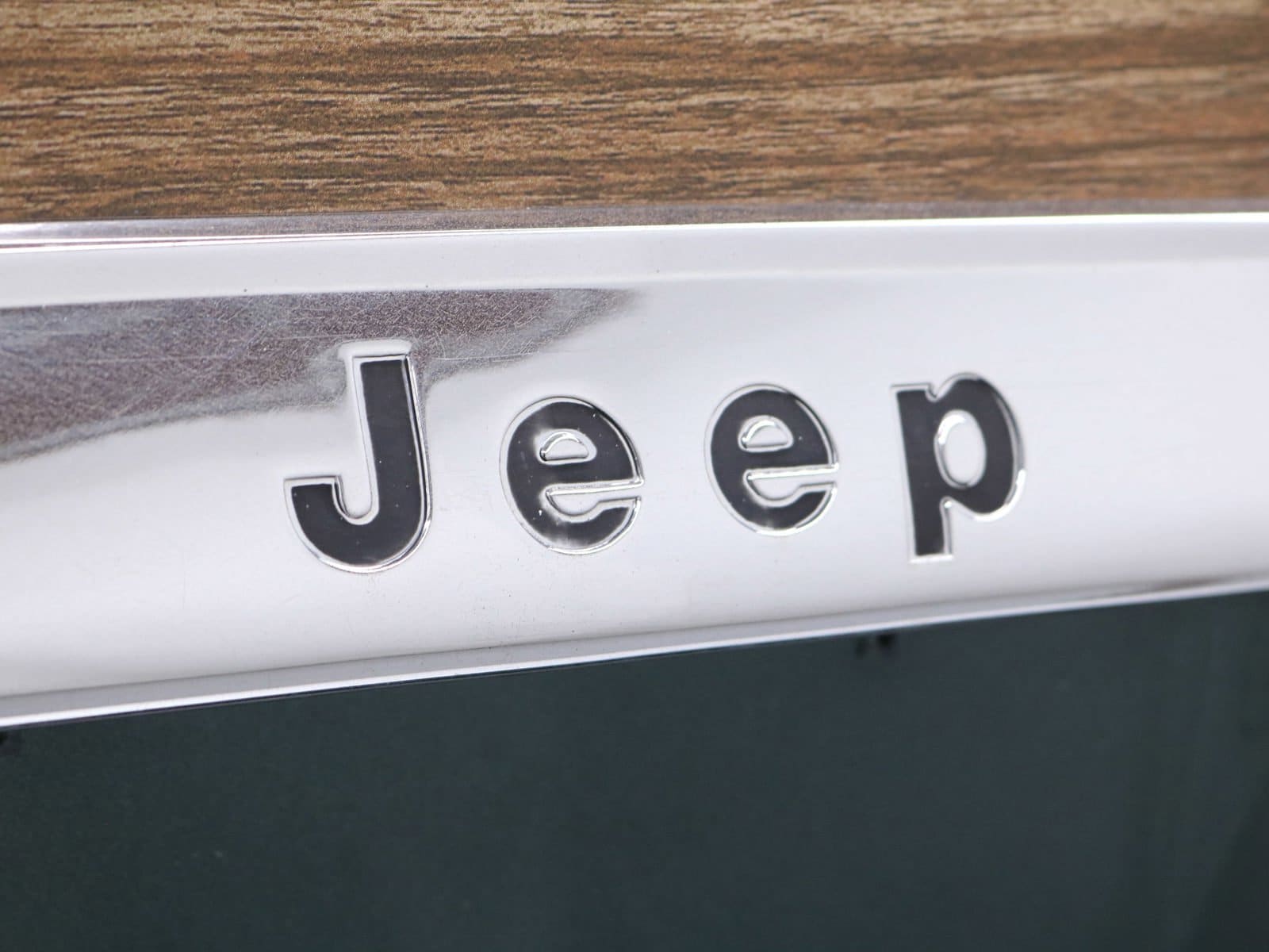 1991 Jeep Grand Wagoneer 63