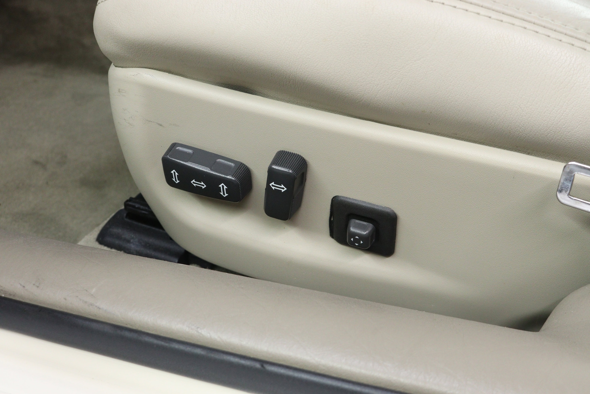 2002 Cadillac Eldorado 47