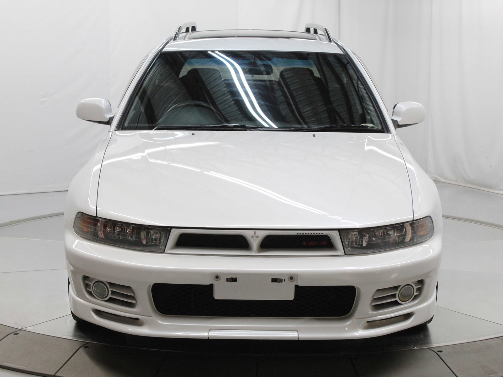 1997 Mitsubishi Legnum 5