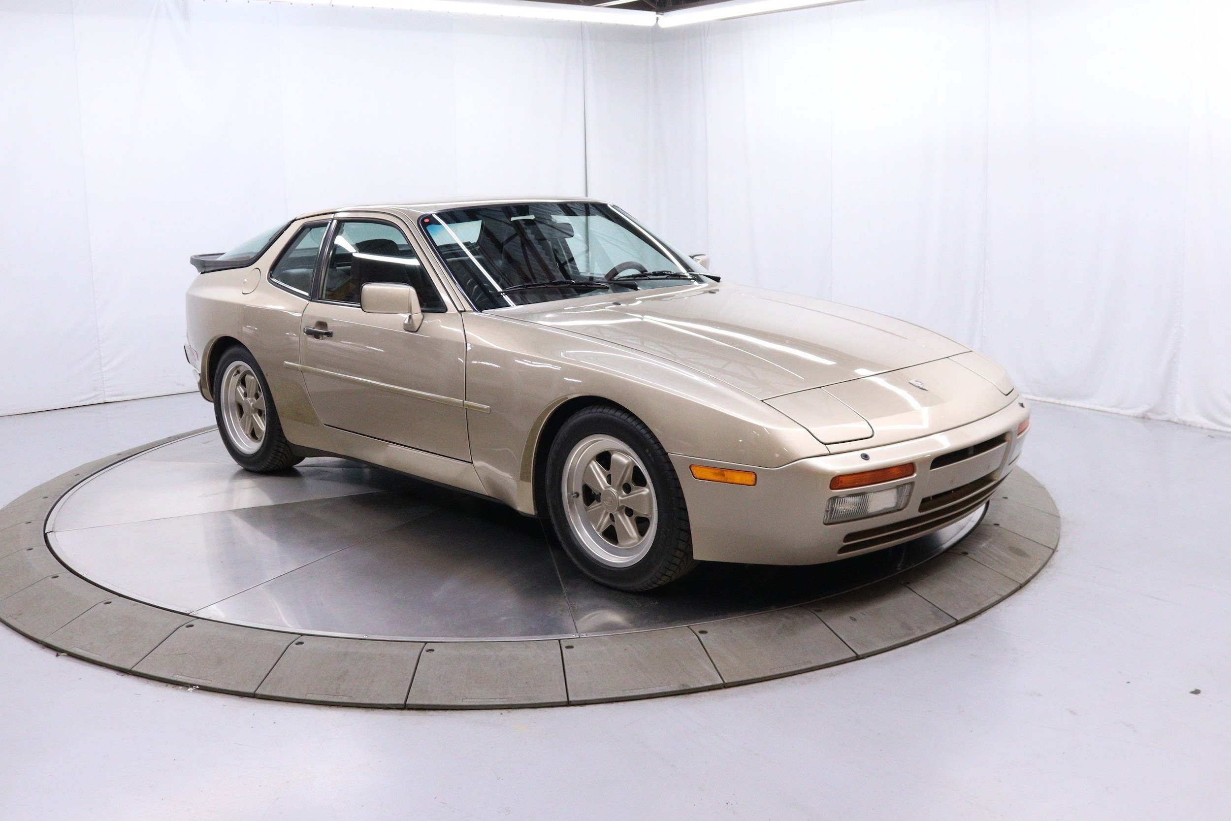 1986 Porsche 944's photo