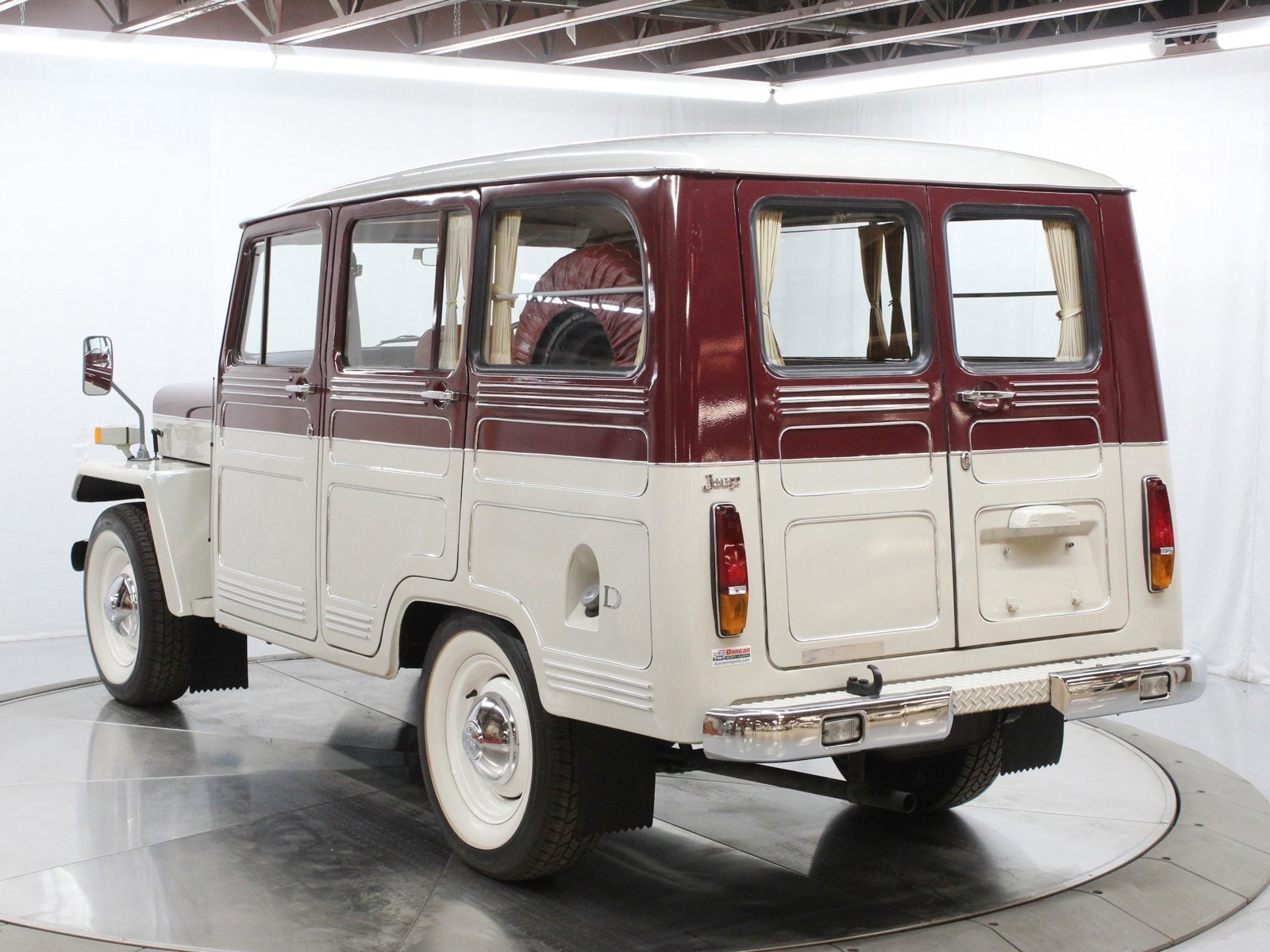 1976 Mitsubishi Jeep 5