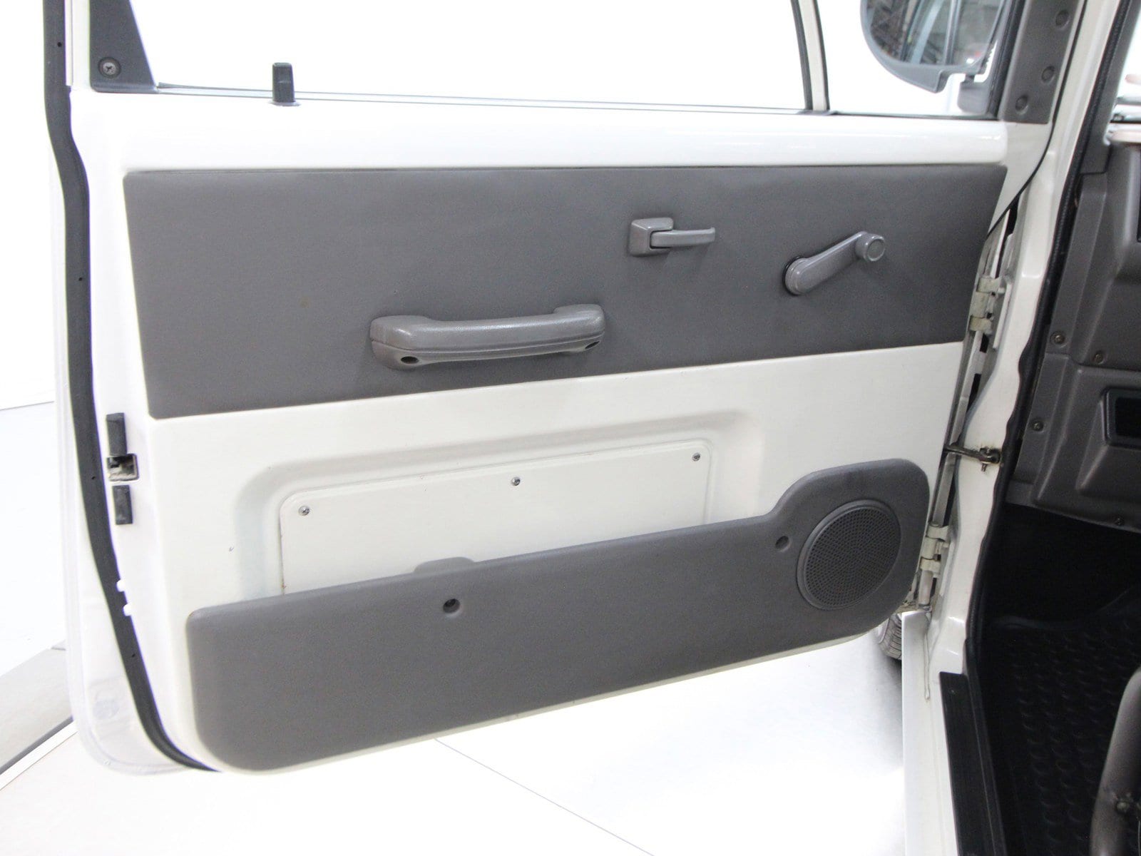 1989 Nissan S-Cargo 19