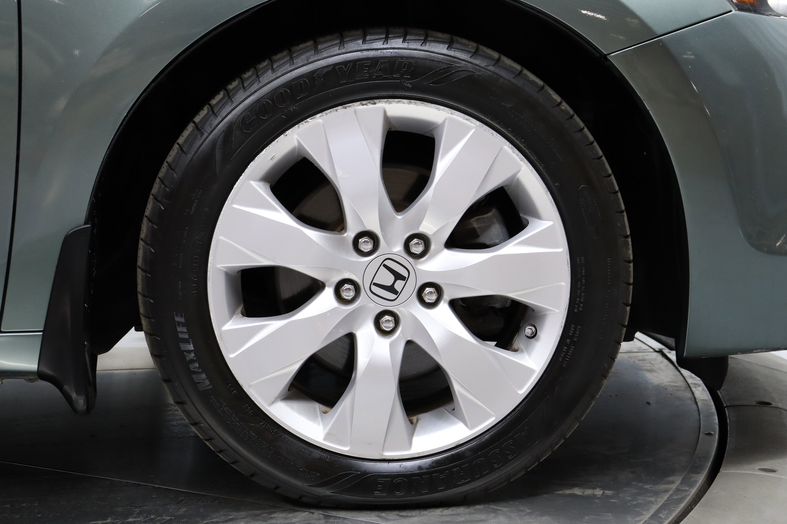 2009 Honda Accord Sdn 29