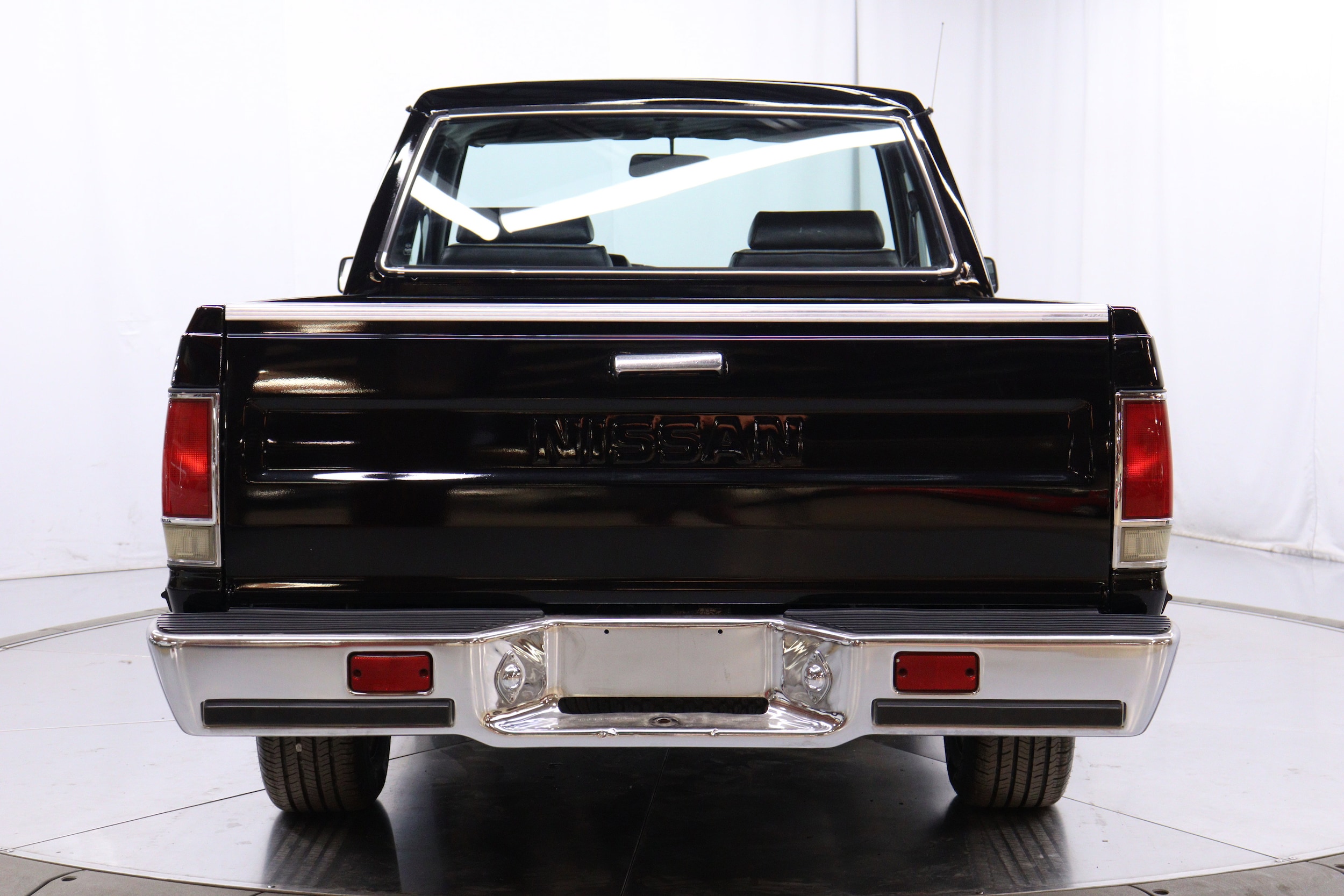 1985 Nissan 720 6